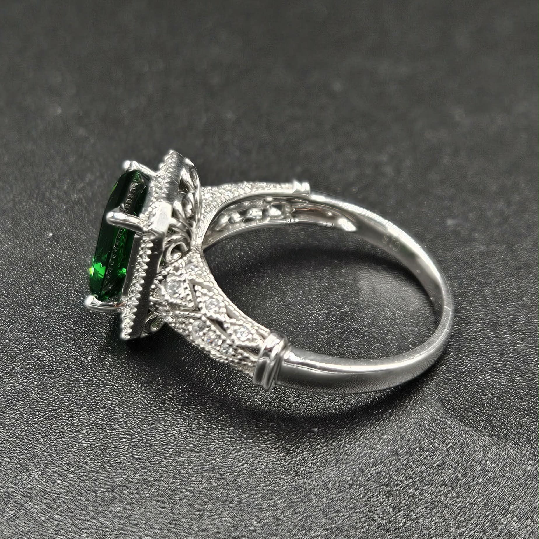 10ct White Gold Emerald & Diamond Ladies Ring