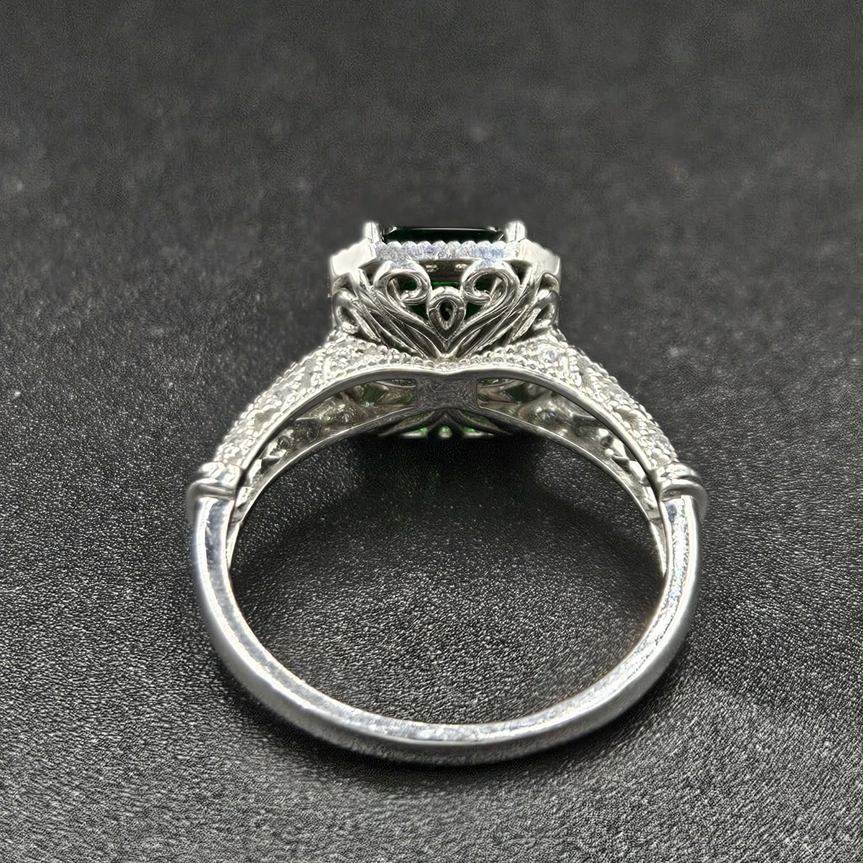 10ct White Gold Emerald & Diamond Ladies Ring