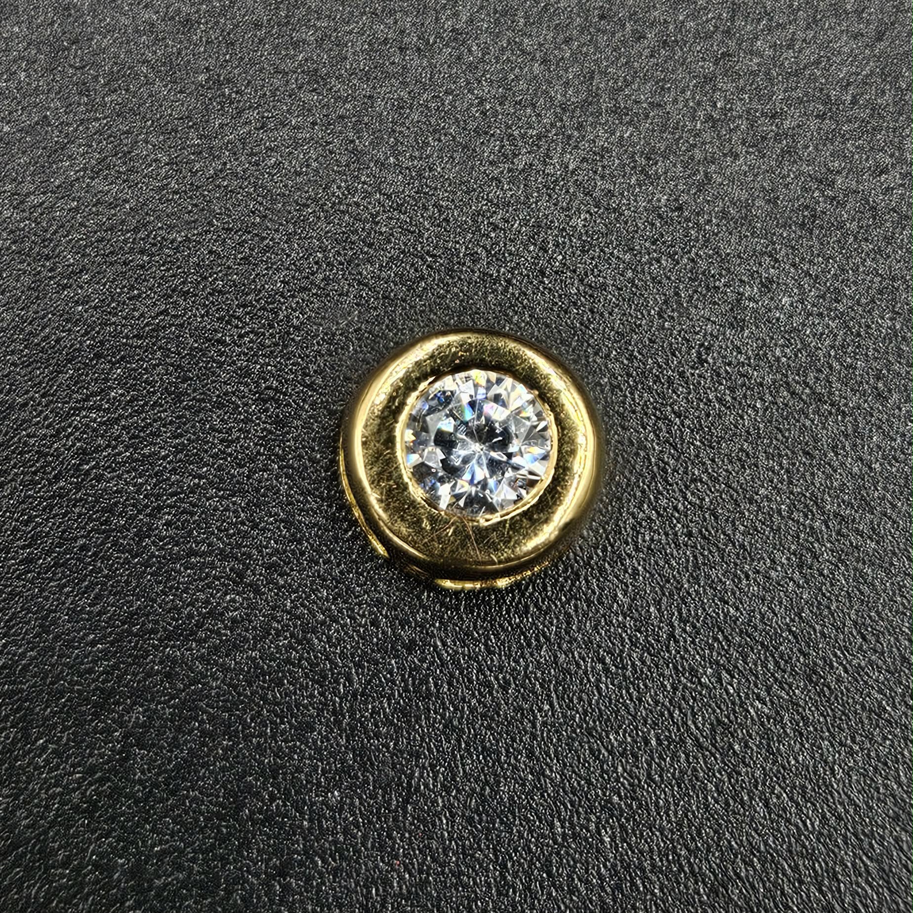 18ct Yellow Gold Cubic Zirconia Pendant