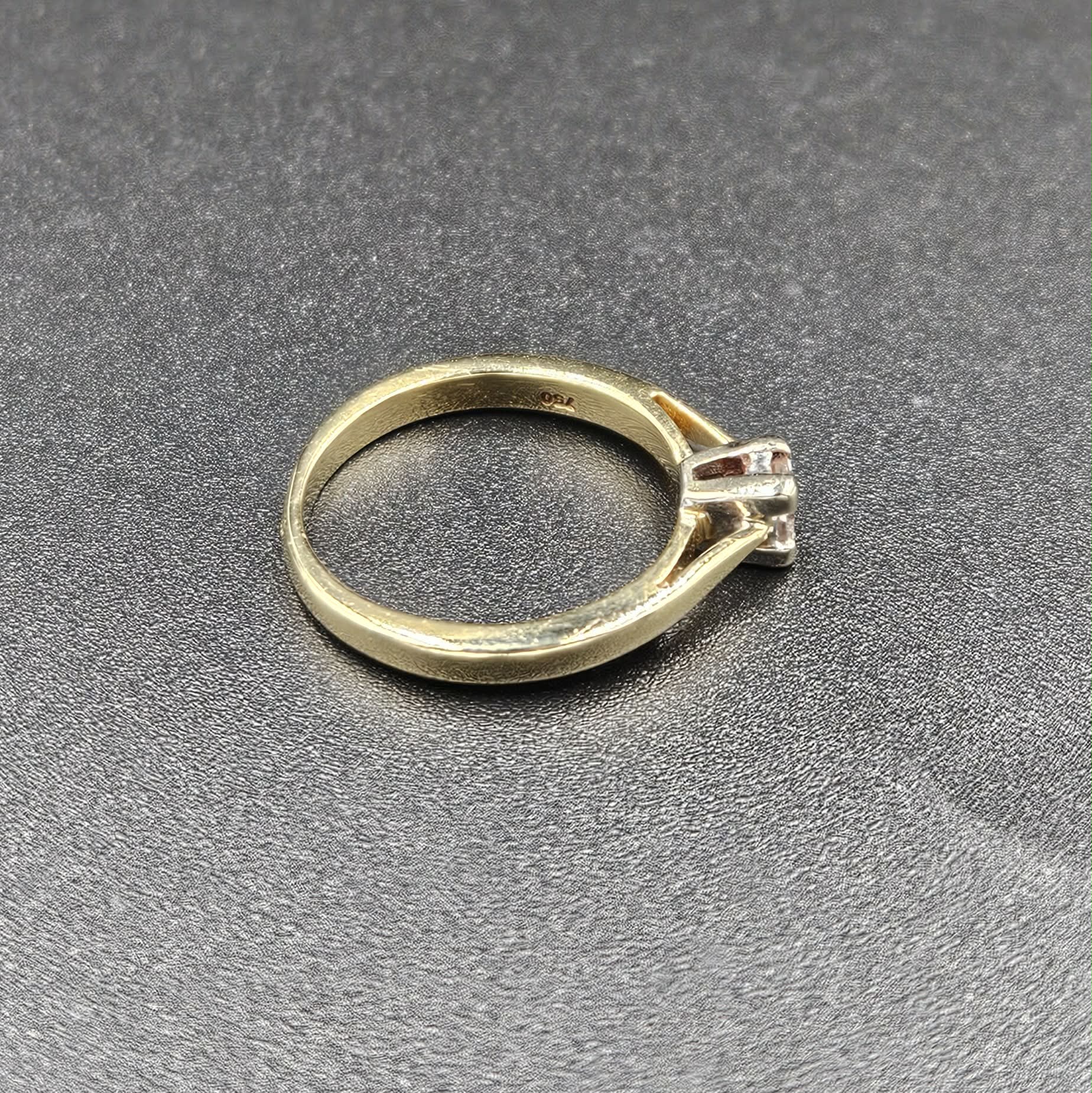 18ct Yellow Gold Diamond Band Ring