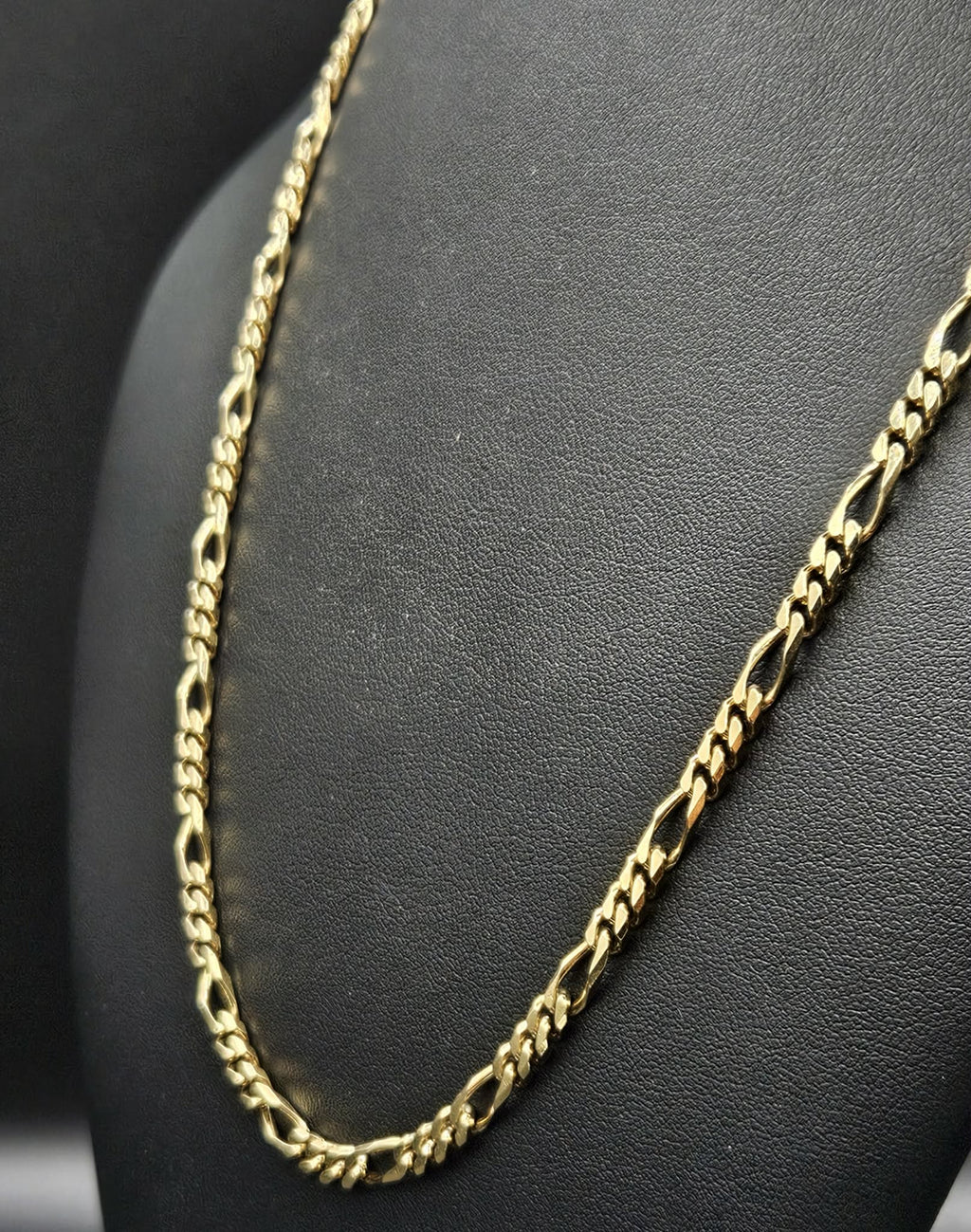 9ct Yellow Gold figaro-style chain