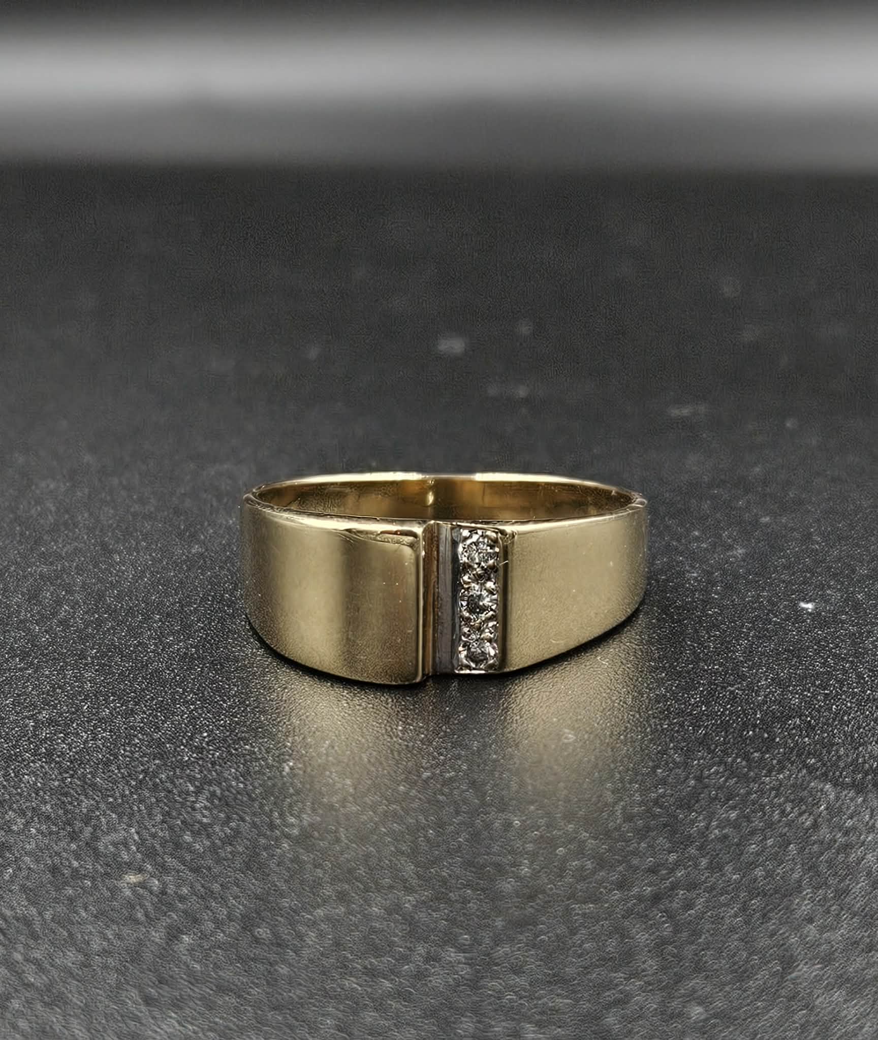 9ct Yellow Gold Diamond Band