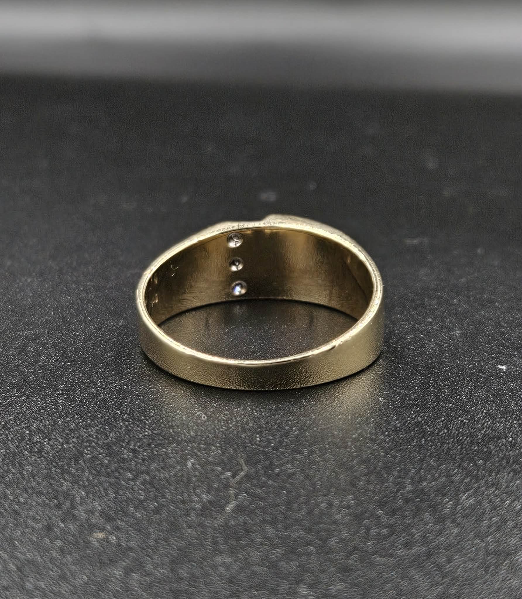 9ct Yellow Gold Diamond Band