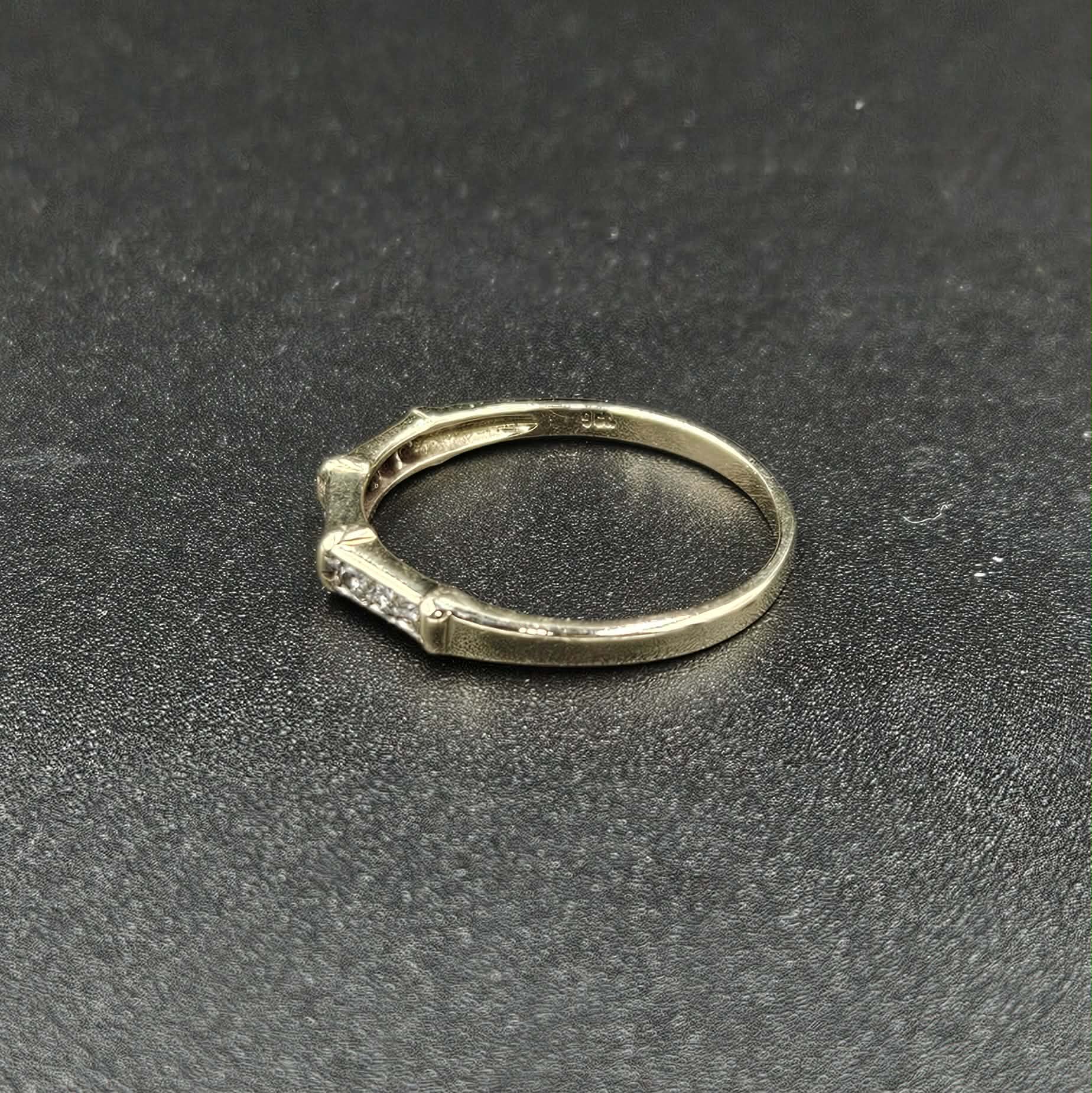 9ct Yellow Gold Diamond Band Ring