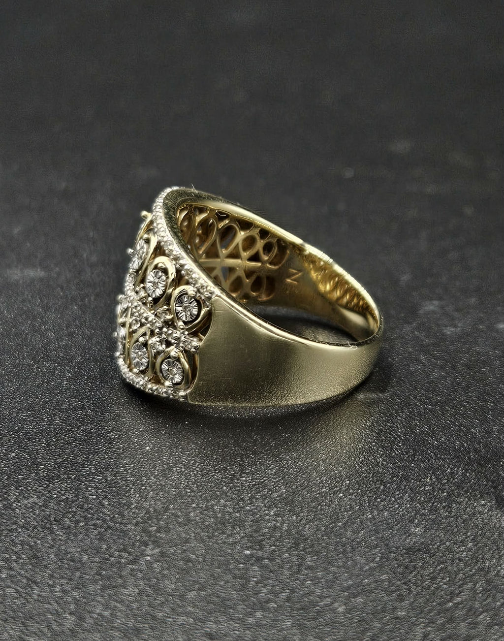 9ct Yellow Gold Diamond Ring