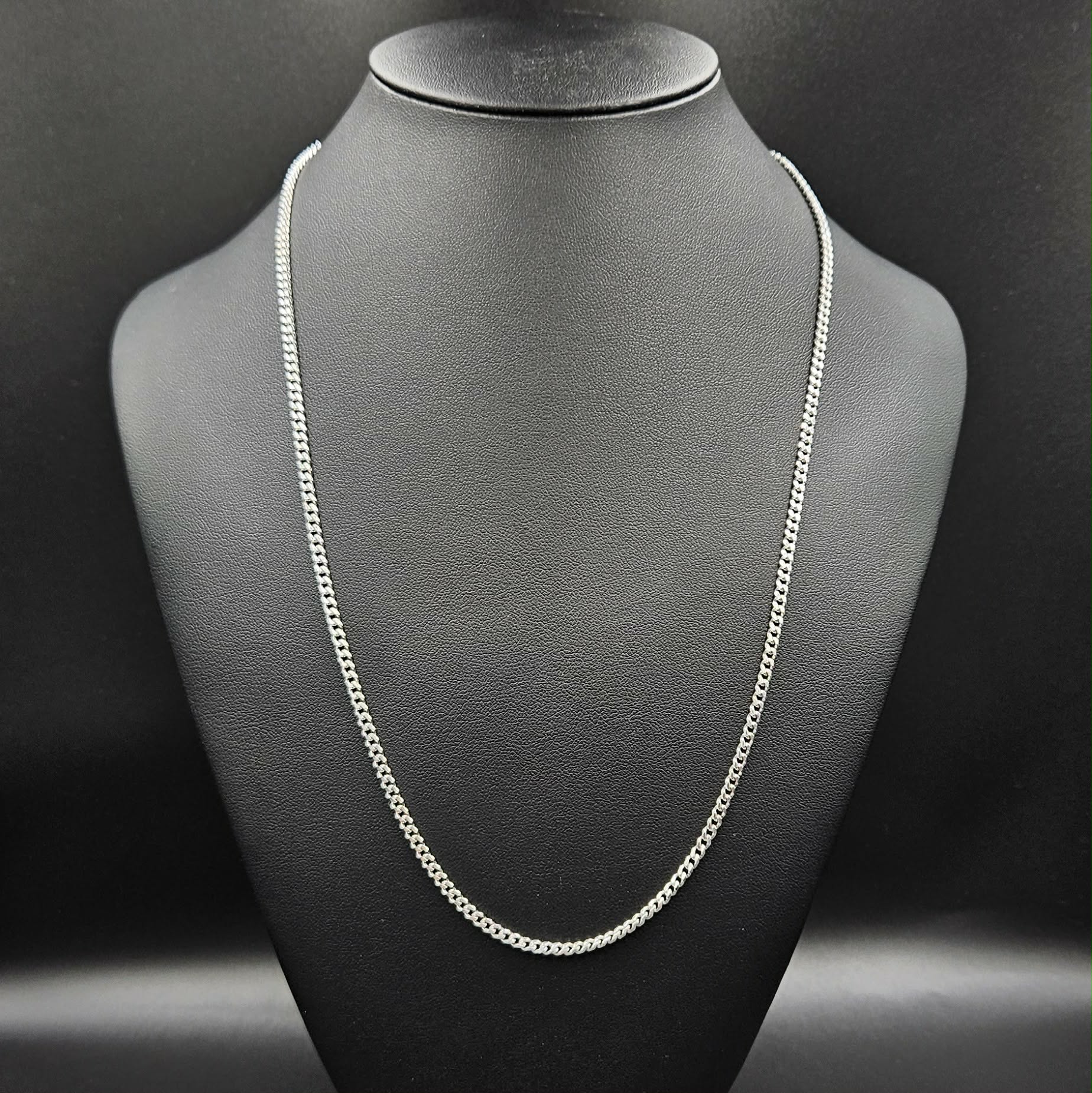9ct White Gold Curb Style 55cm Chain