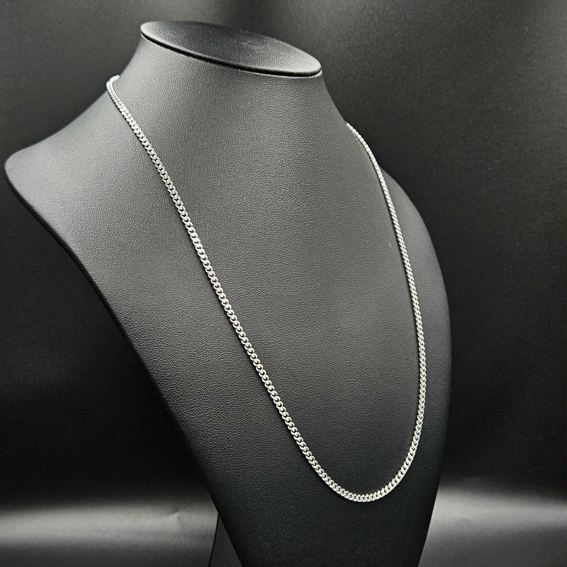 9ct White Gold Curb Style 55cm Chain