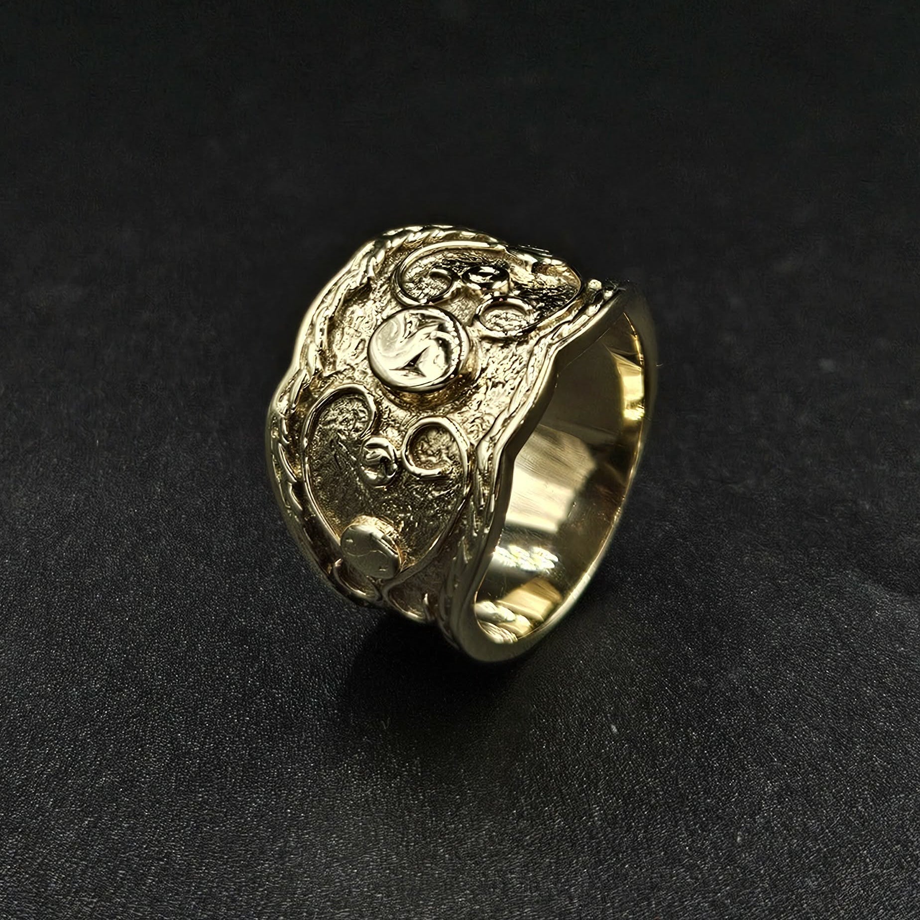 9ct Yellow Gold Ornate Ring