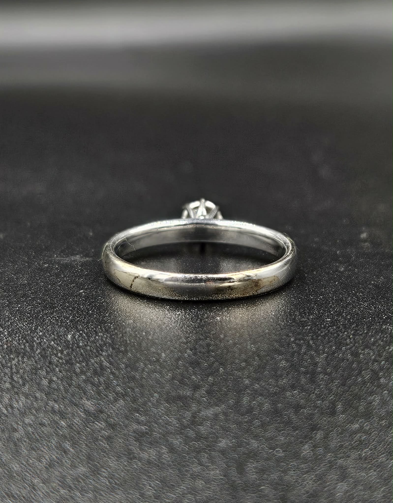 9ct White Gold Diamond Ring