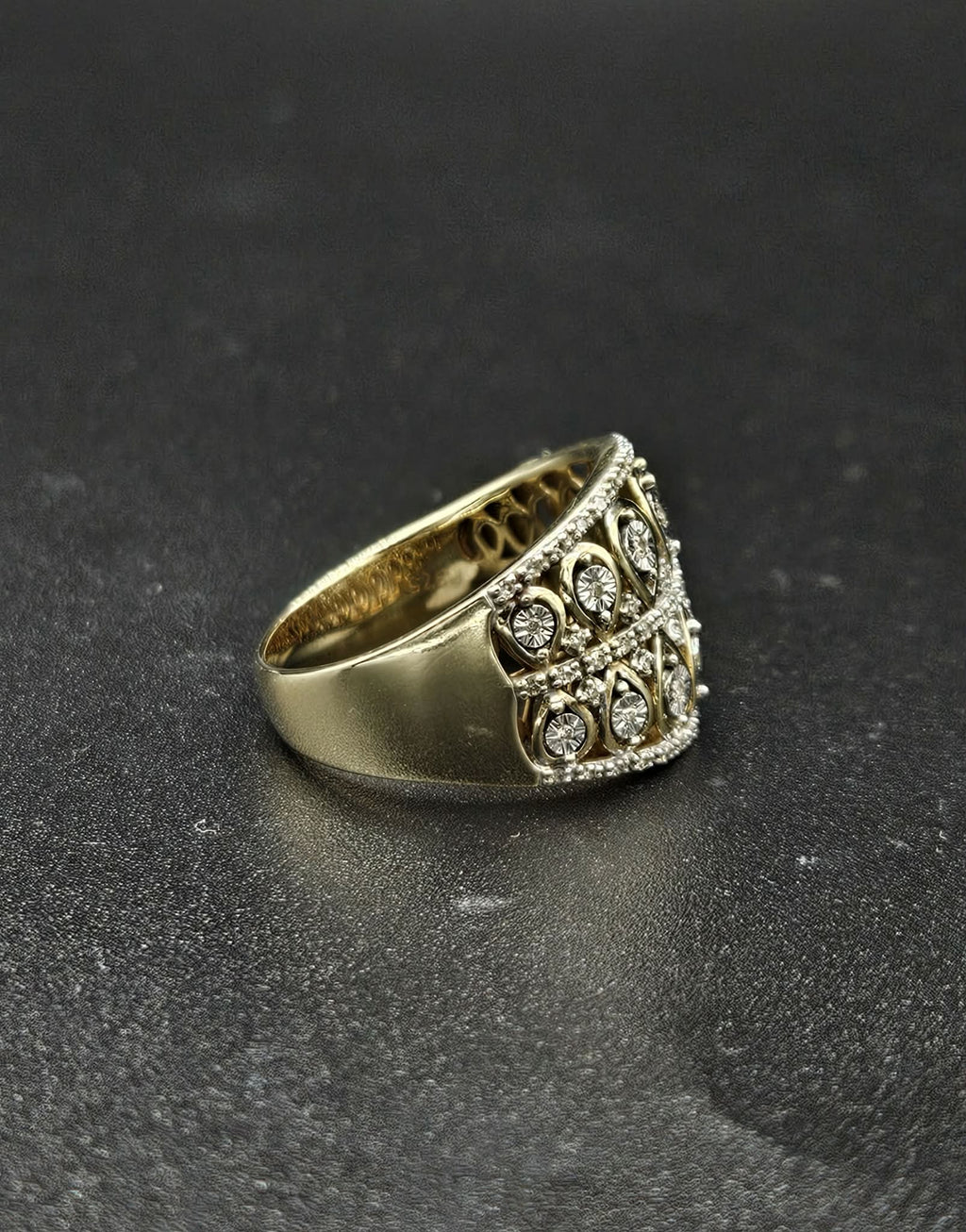 9ct Yellow Gold Diamond Ring