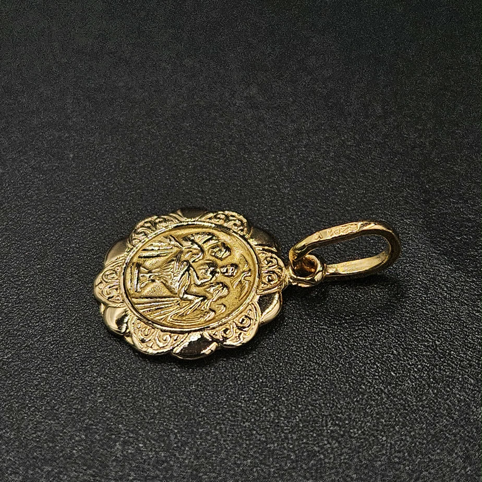 18ct Yellow Gold Angel Pendant