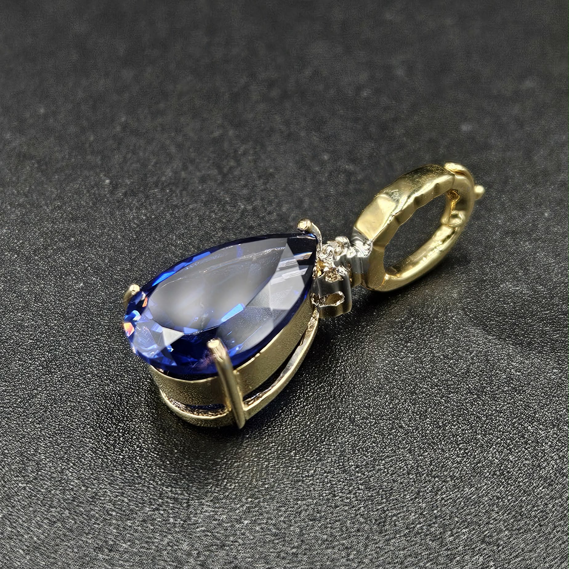 9ct Yellow Gold Diamond & Blue Sapphire Pendant