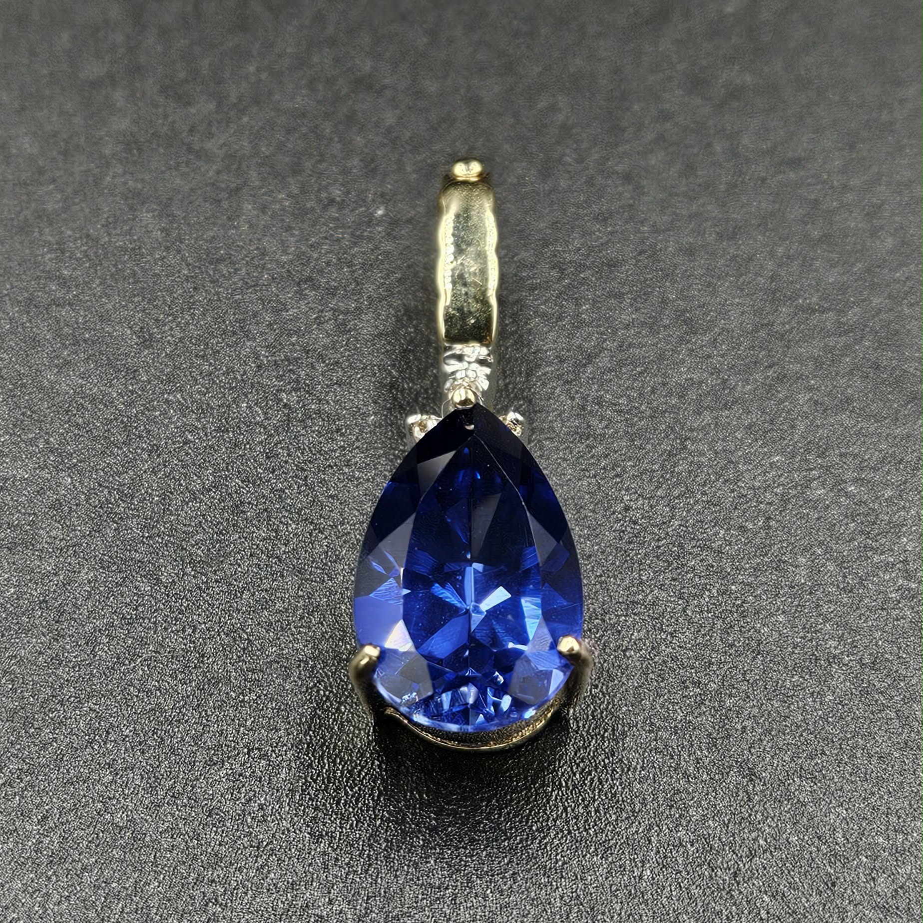 9ct Yellow Gold Diamond & Blue Sapphire Pendant