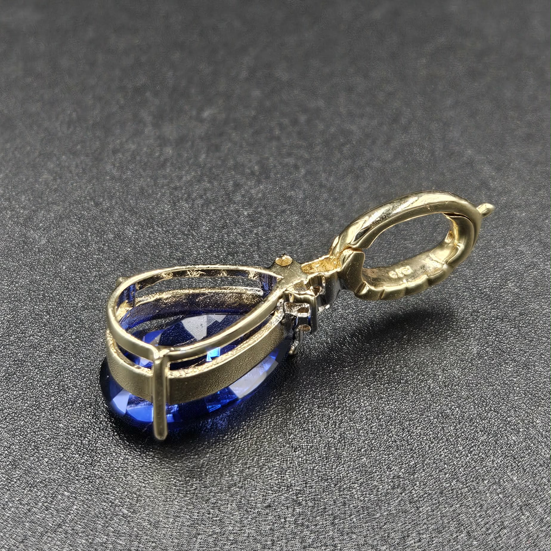 9ct Yellow Gold Diamond & Blue Sapphire Pendant