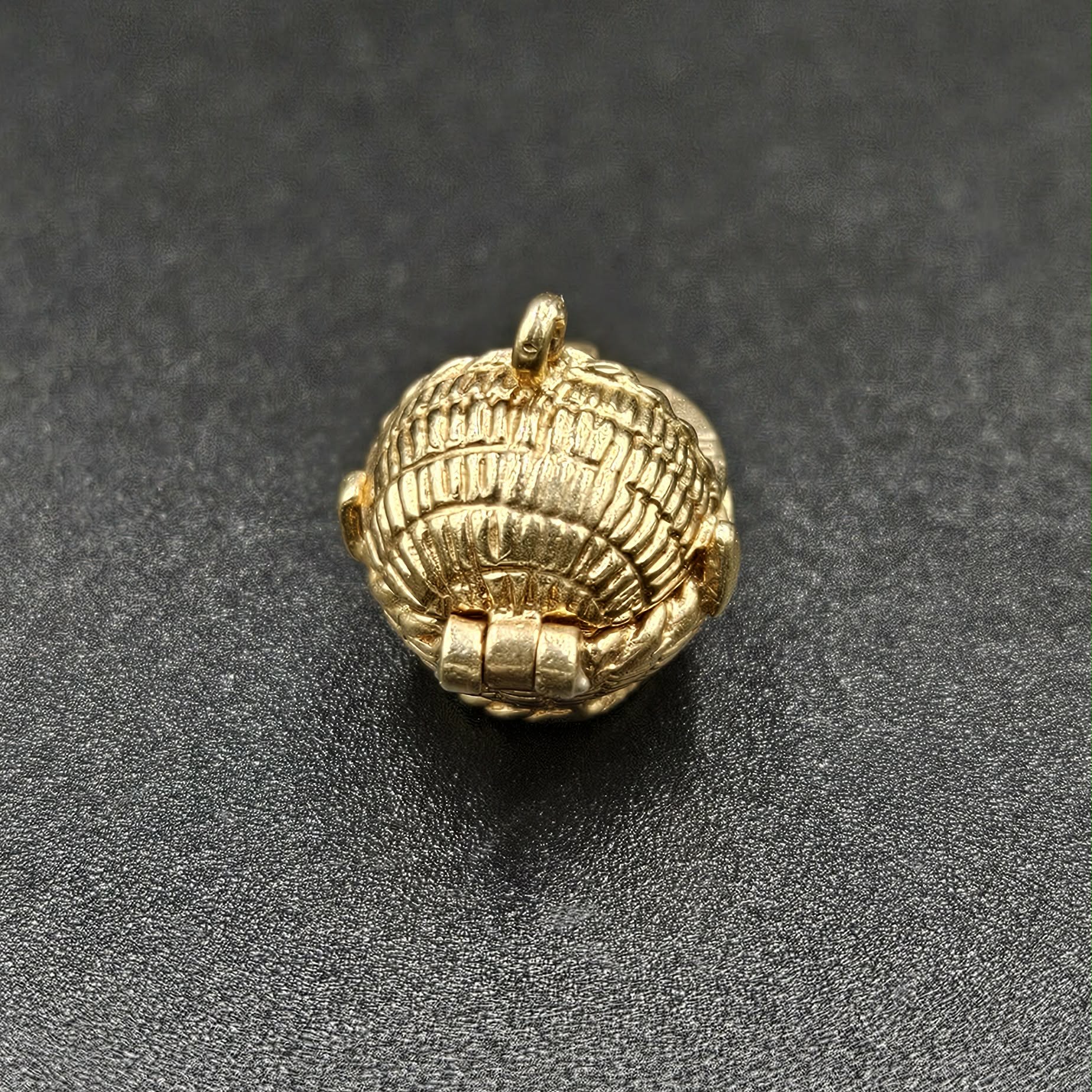 9ct Yellow gold Basket Pendant / Charm