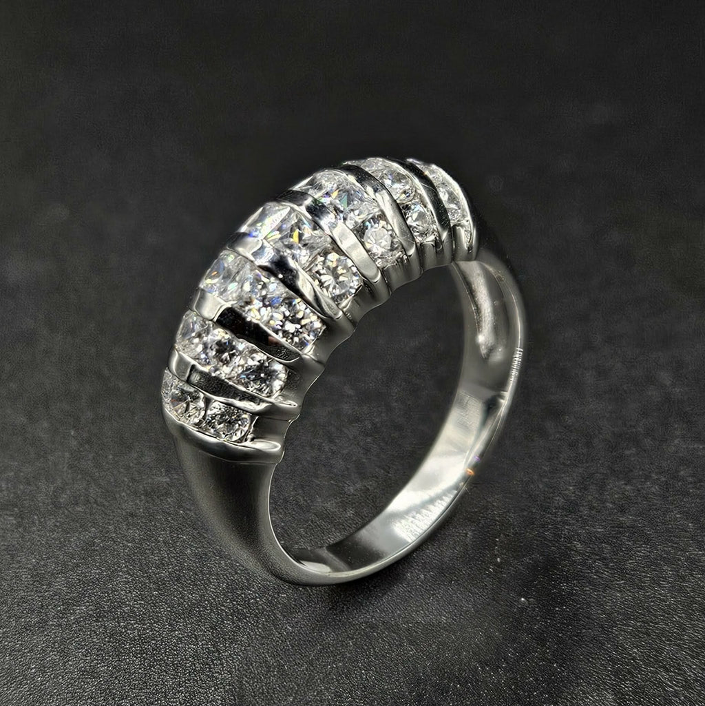 Brand New Cubic Zirconia Ring Size R