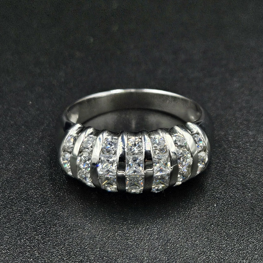 Brand New Cubic Zirconia Ring Size R