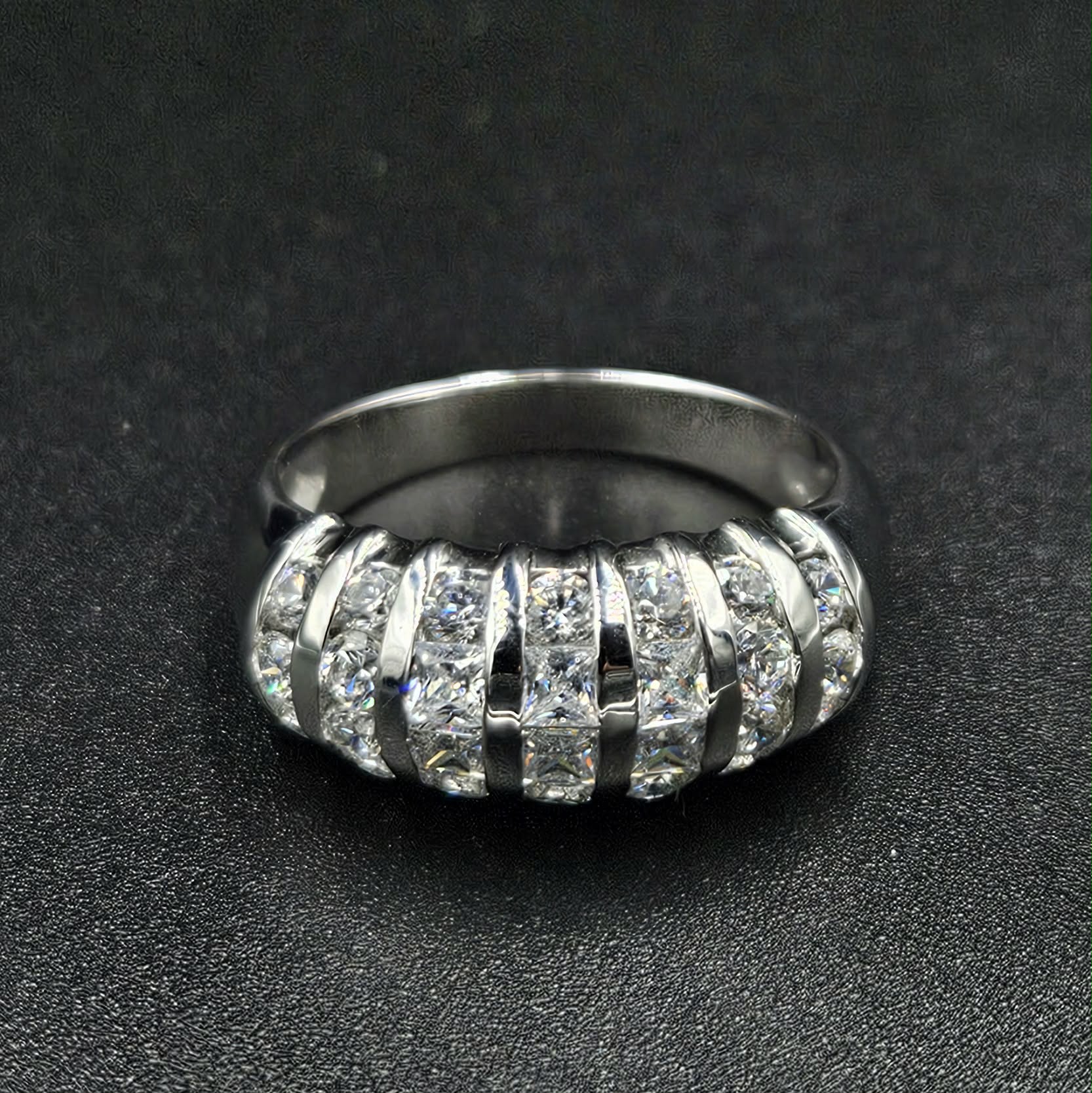 Brand New Cubic Zirconia Ring Size R