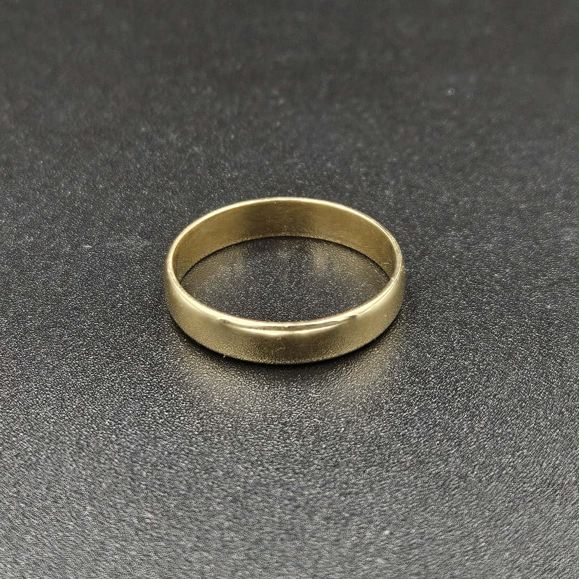 18ct Yellow Gold Plain Band