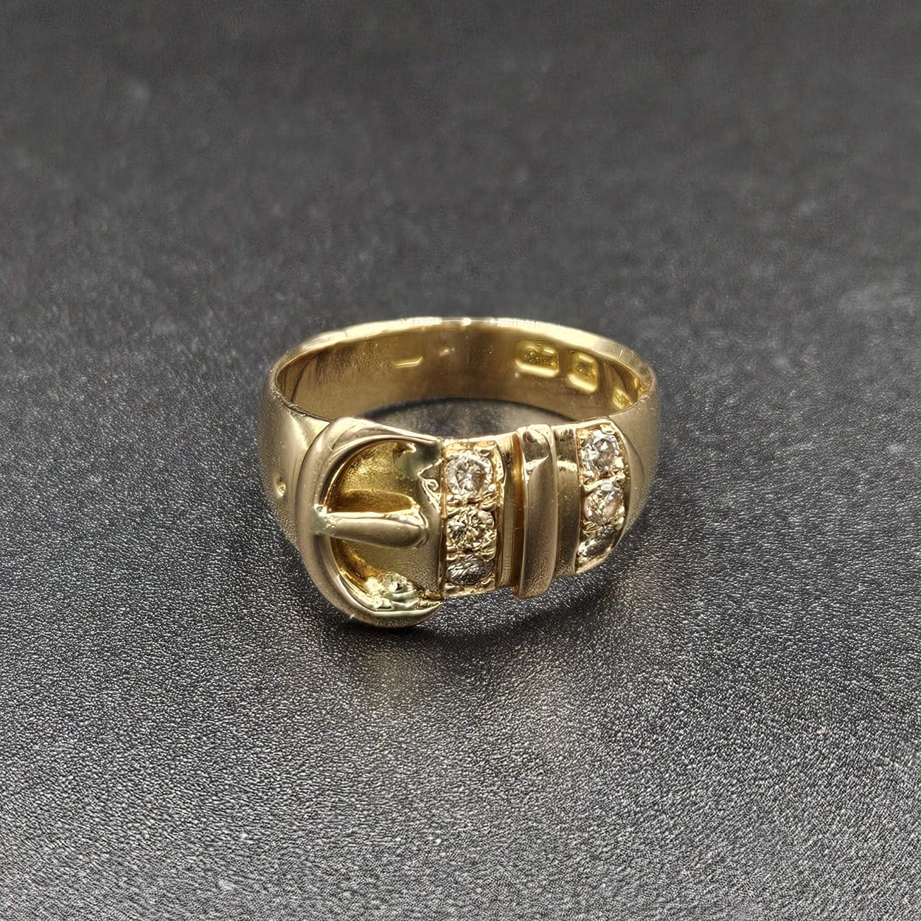 18ct Yellow Gold Diamond Belt Style Ring
