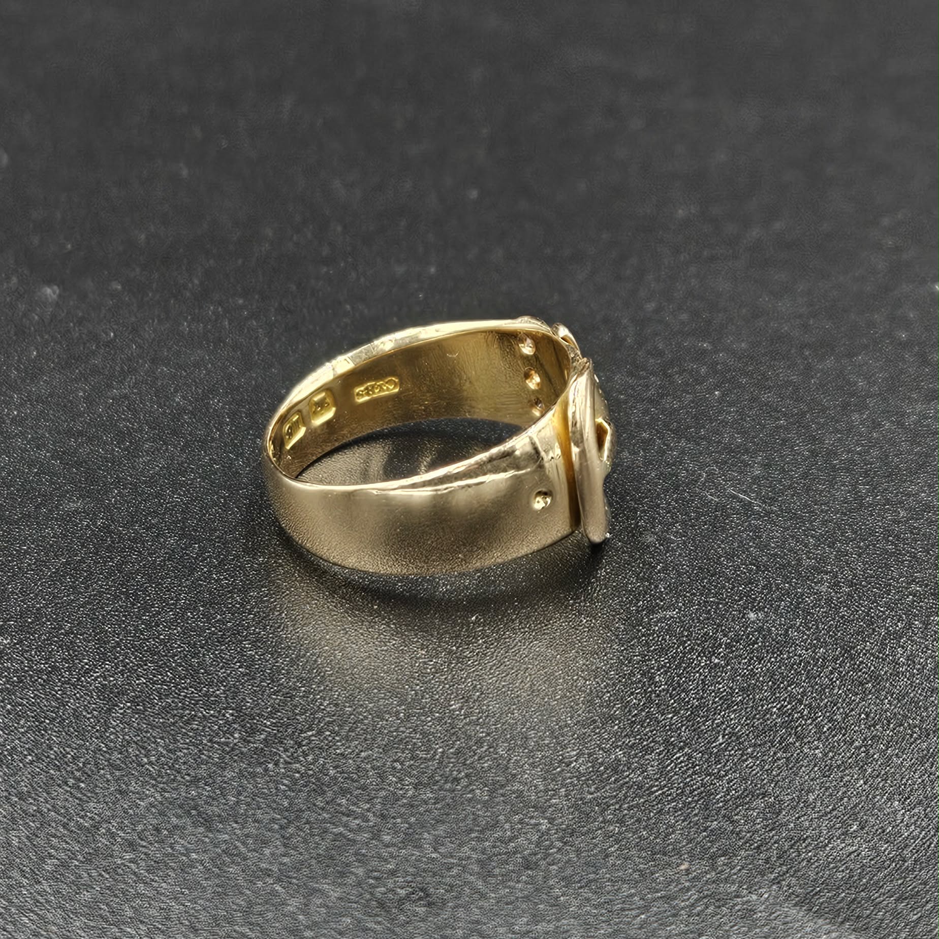 18ct Yellow Gold Diamond Belt Style Ring
