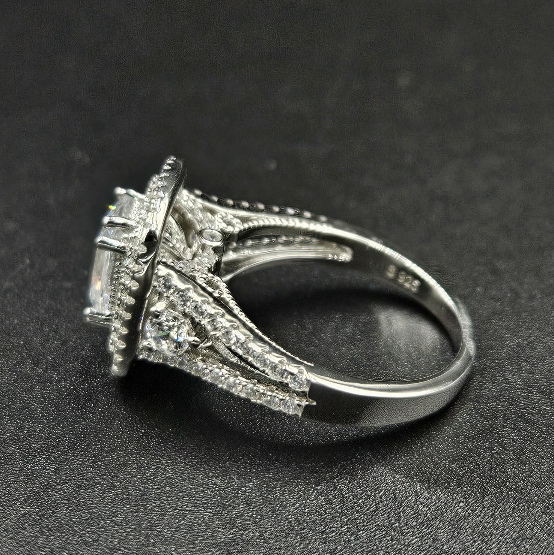 Brand New Sterling Silver Cubic Zirconia Ring R 1⁄2