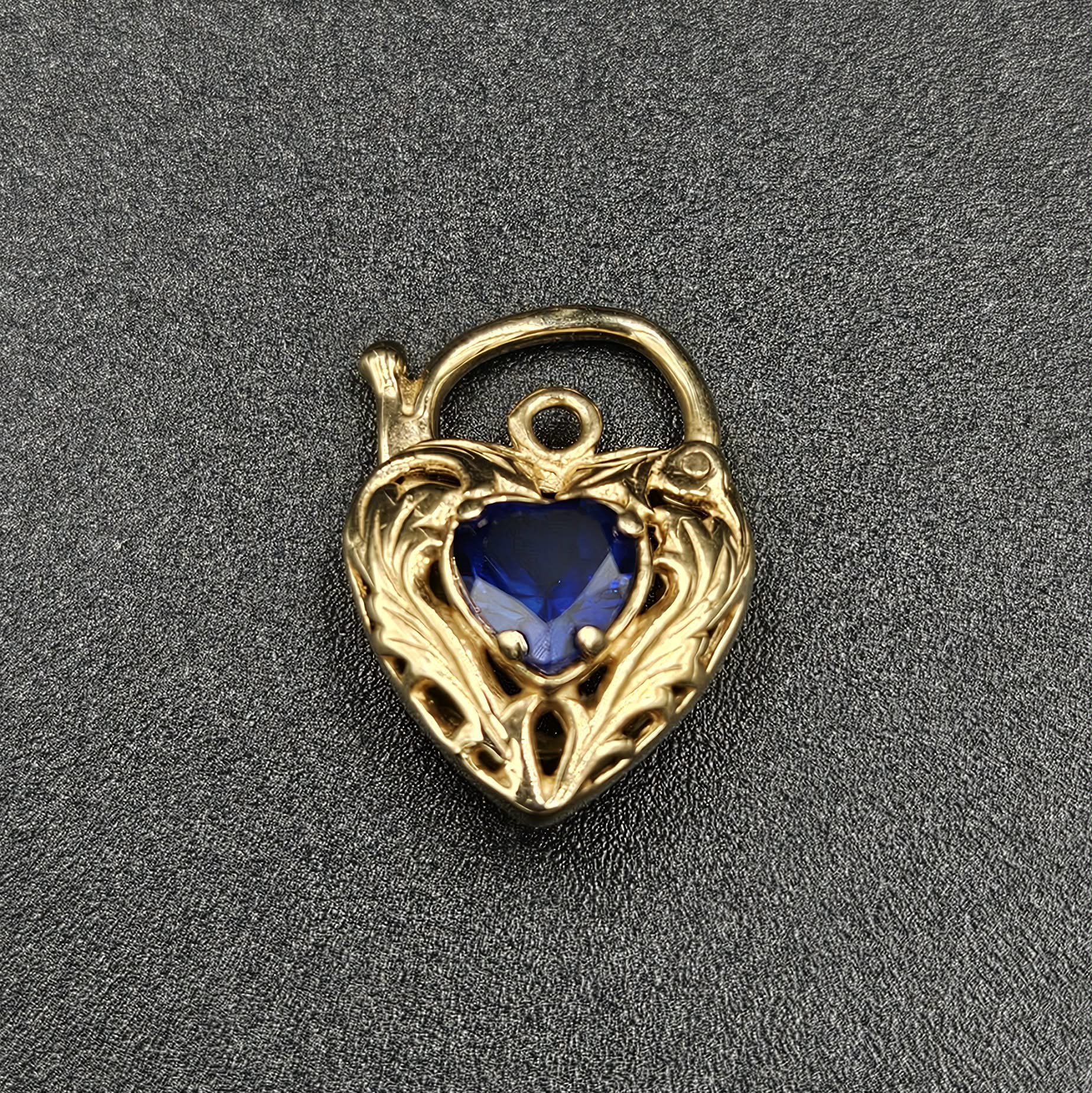 9ct Yellow Gold Blue Sapphire Locket