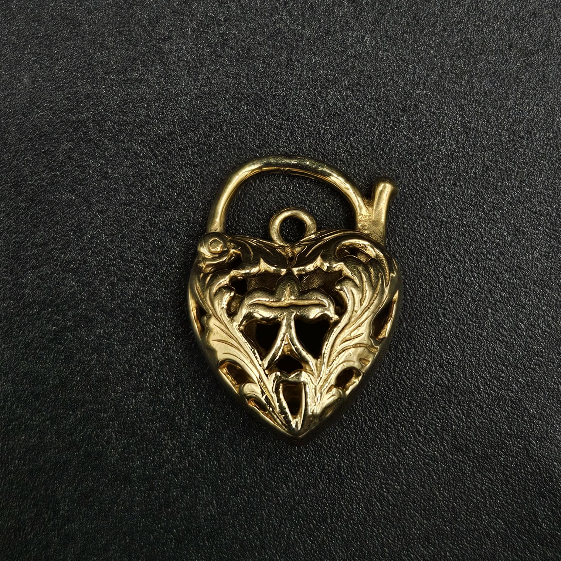 9ct Yellow Gold Blue Sapphire Locket