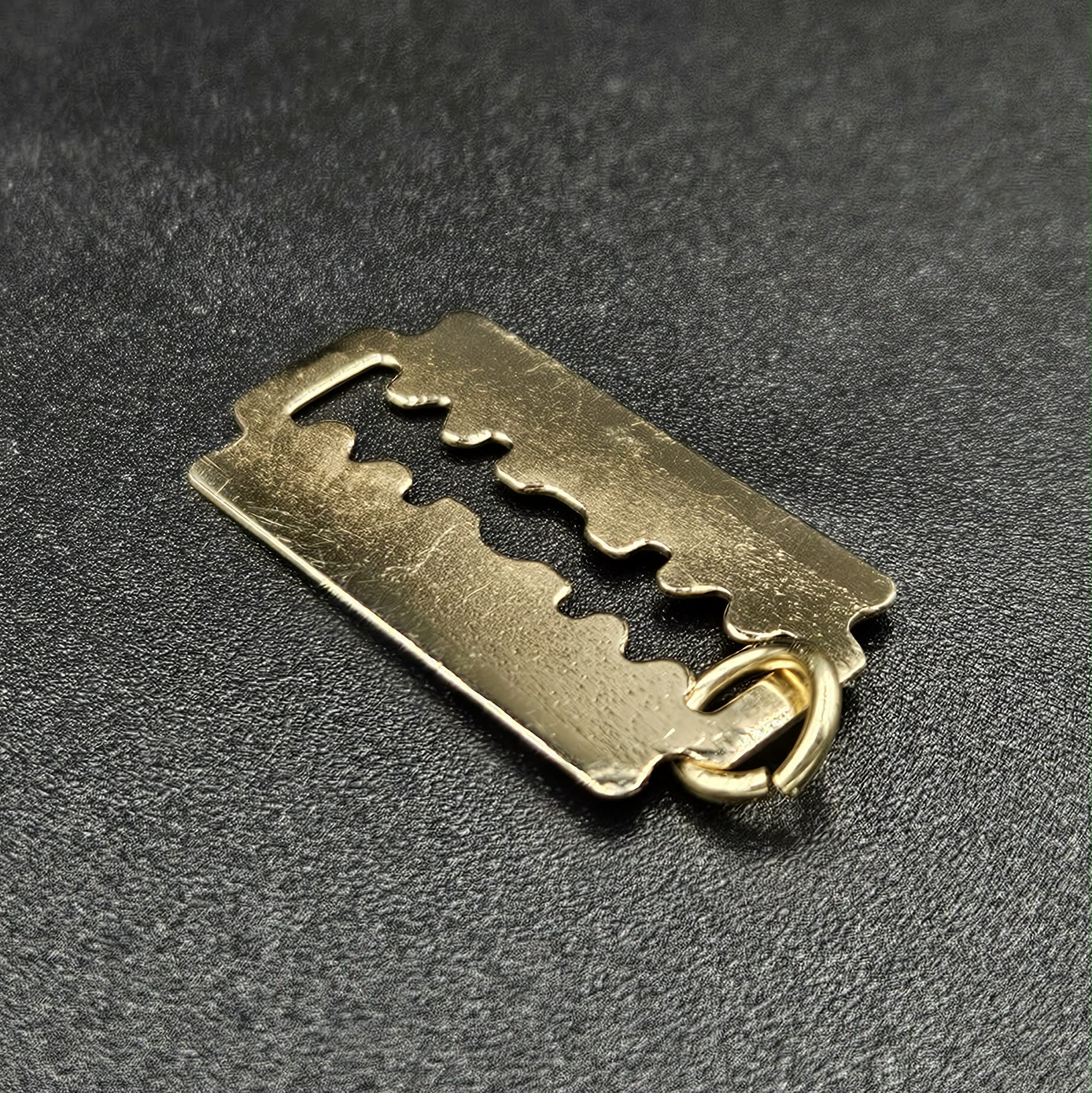 9ct Yellow Gold Blade Pendant