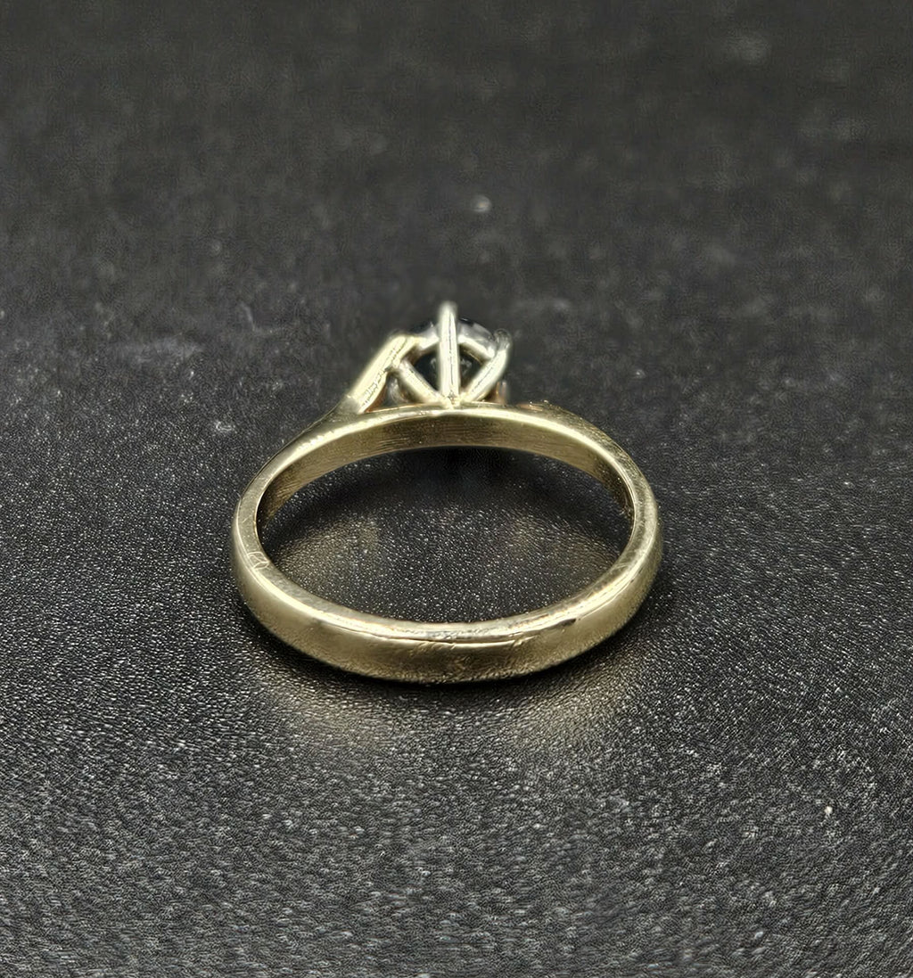 9ct Yellow Gold Blue Sapphire Ring