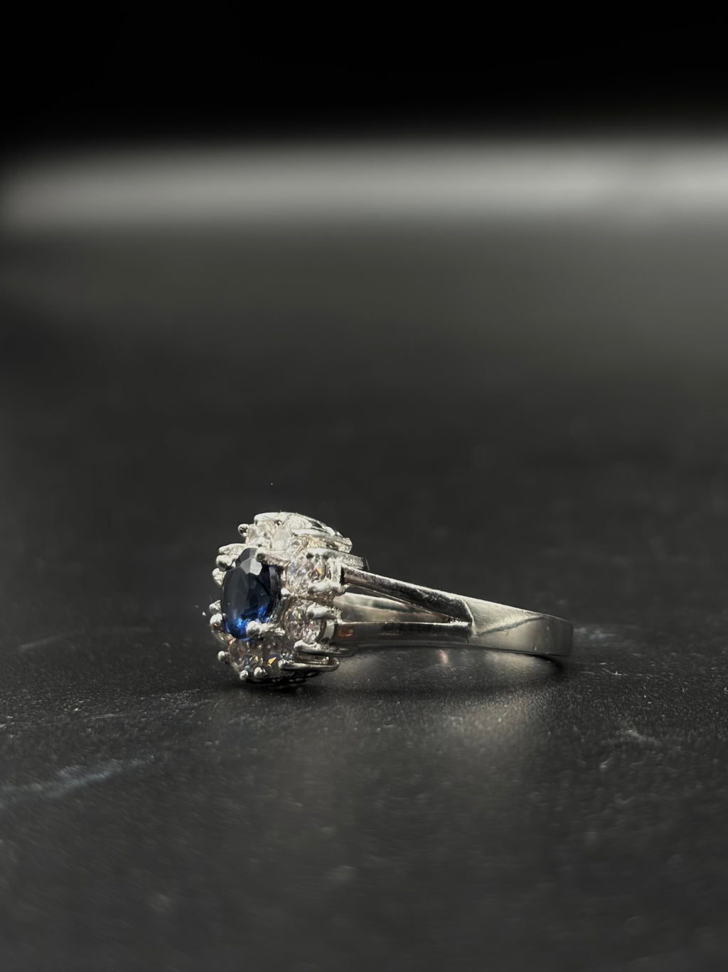 blue sapphire ring