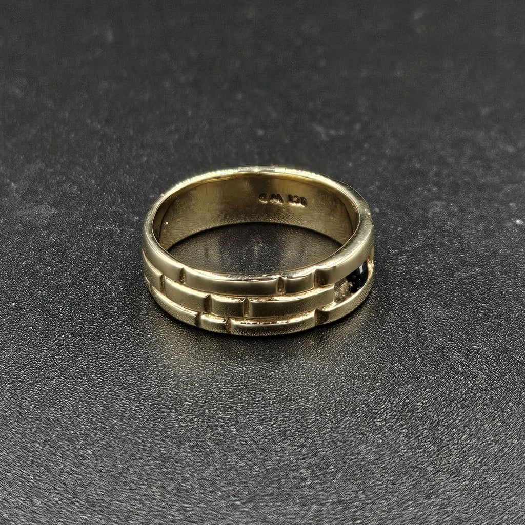 9ct Yellow gold Blue Topaz Ring