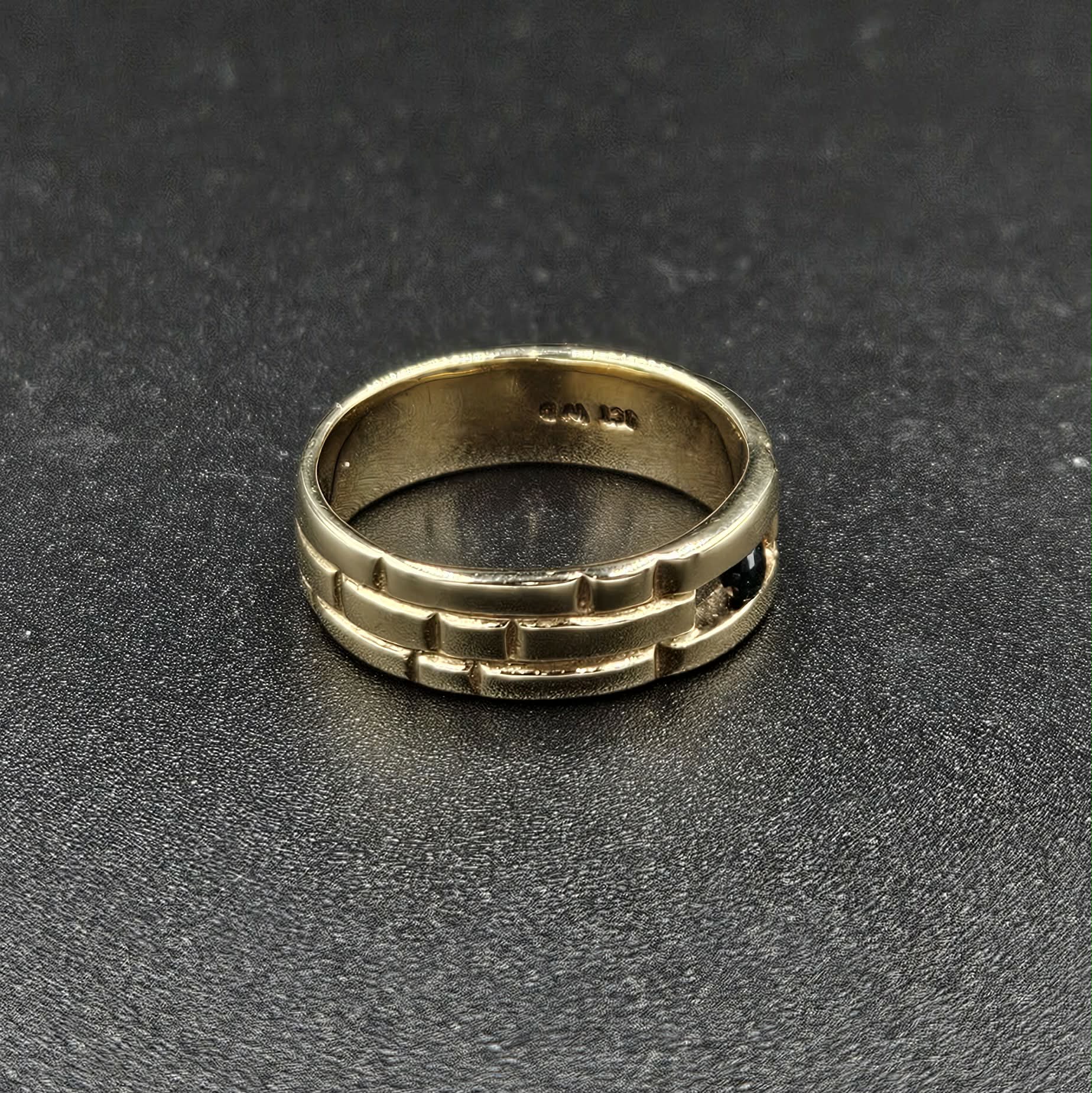 9ct Yellow gold Blue Topaz Ring
