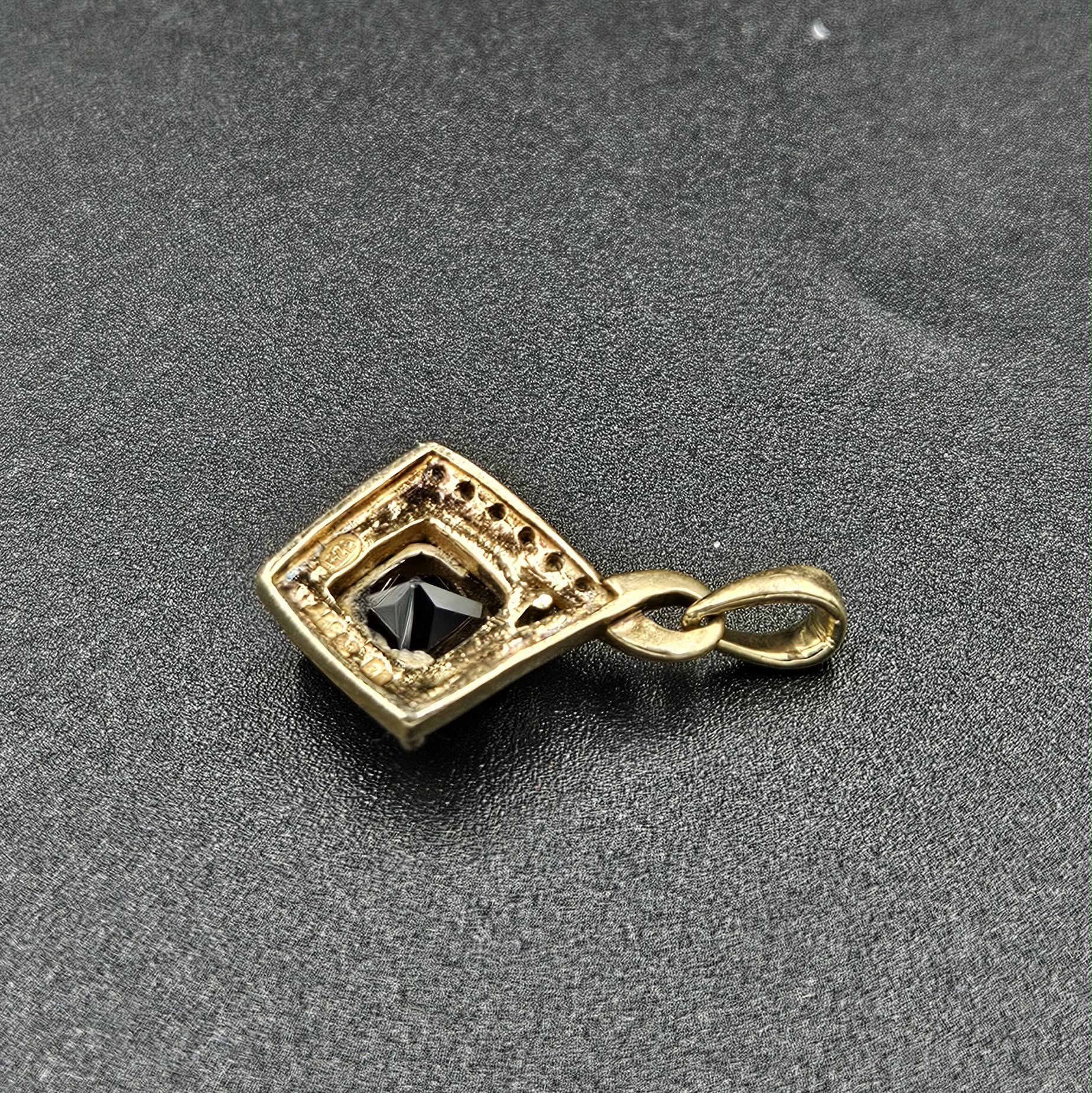 9ct Yellow Gold Diamond & Blue Sapphire Pendant