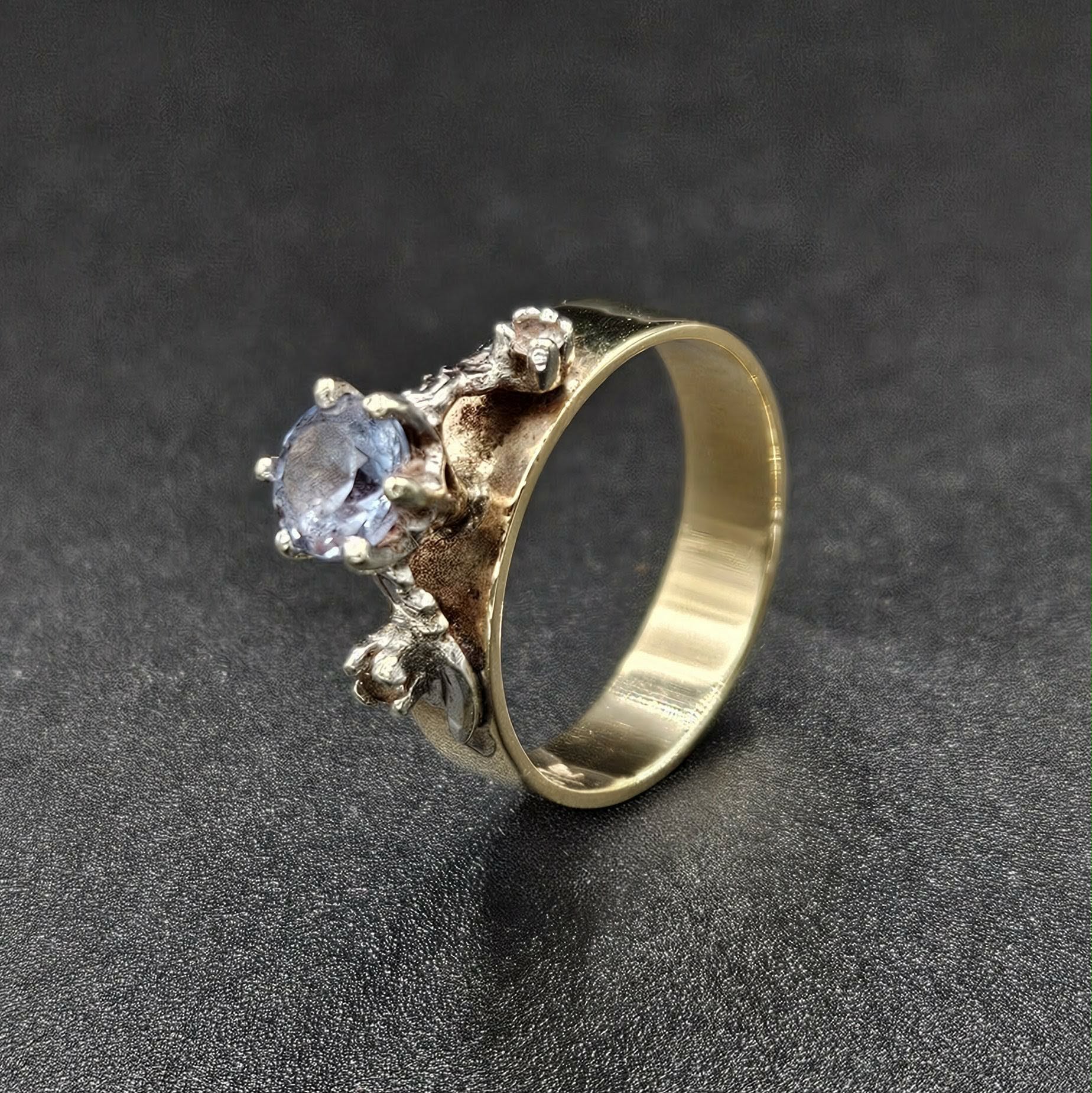 9ct Yellow Gold Blue Topaz & Diamond Ring