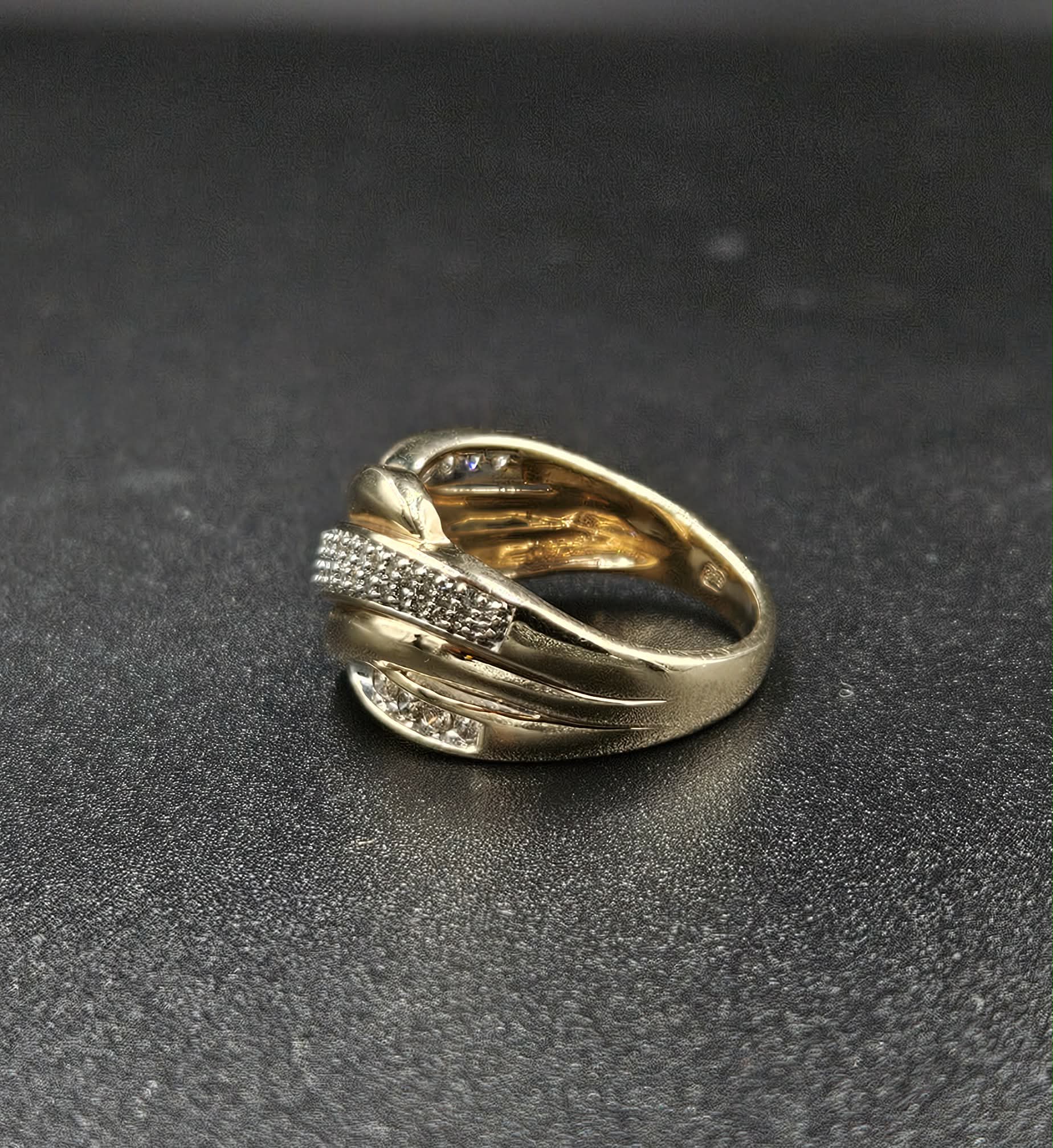 9ct Yellow Gold Diamond Dress Ring