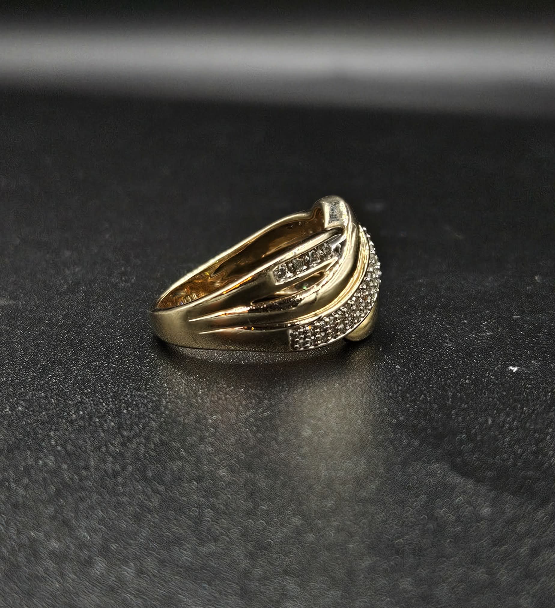 9ct Yellow Gold Diamond Dress Ring
