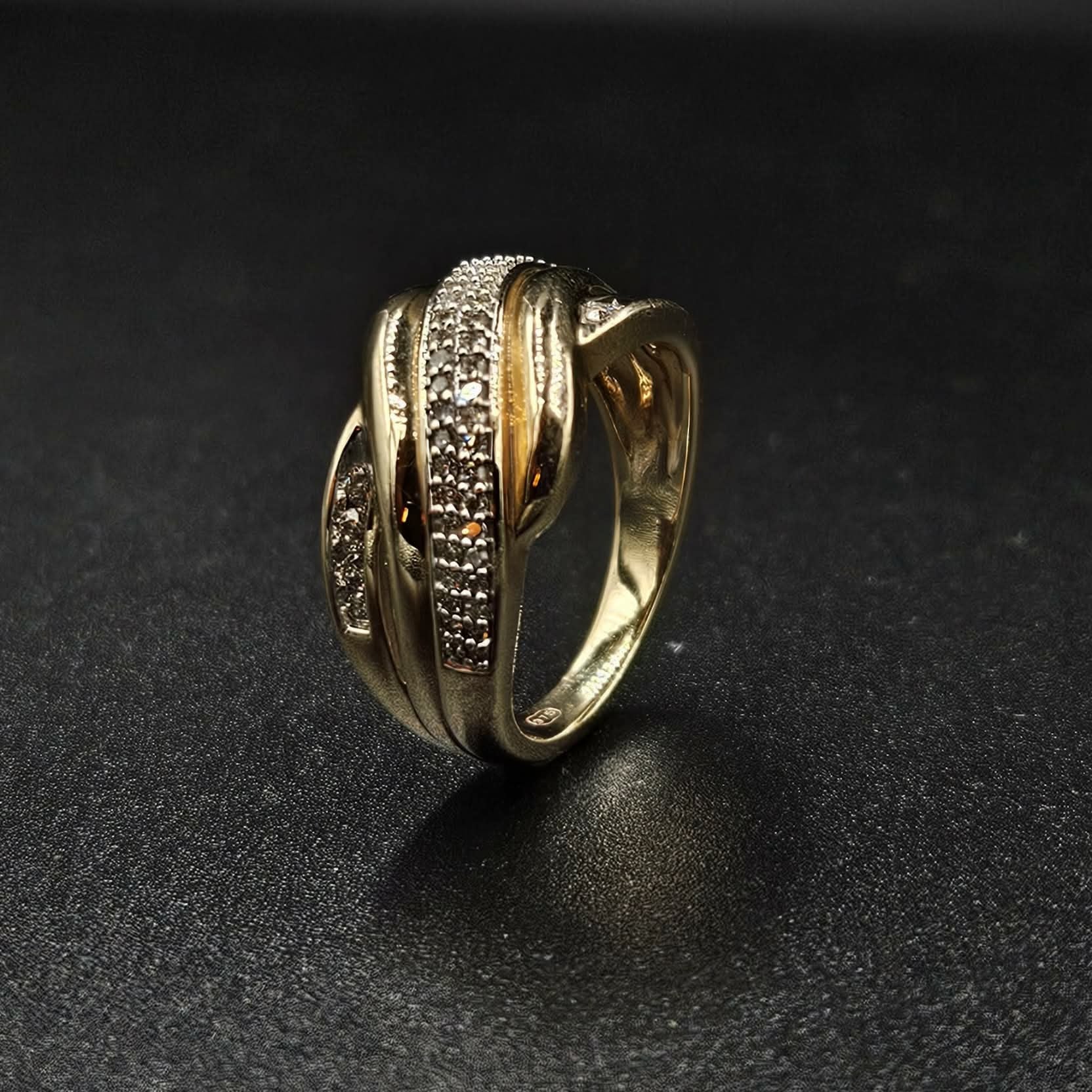 9ct Yellow Gold Diamond Dress Ring