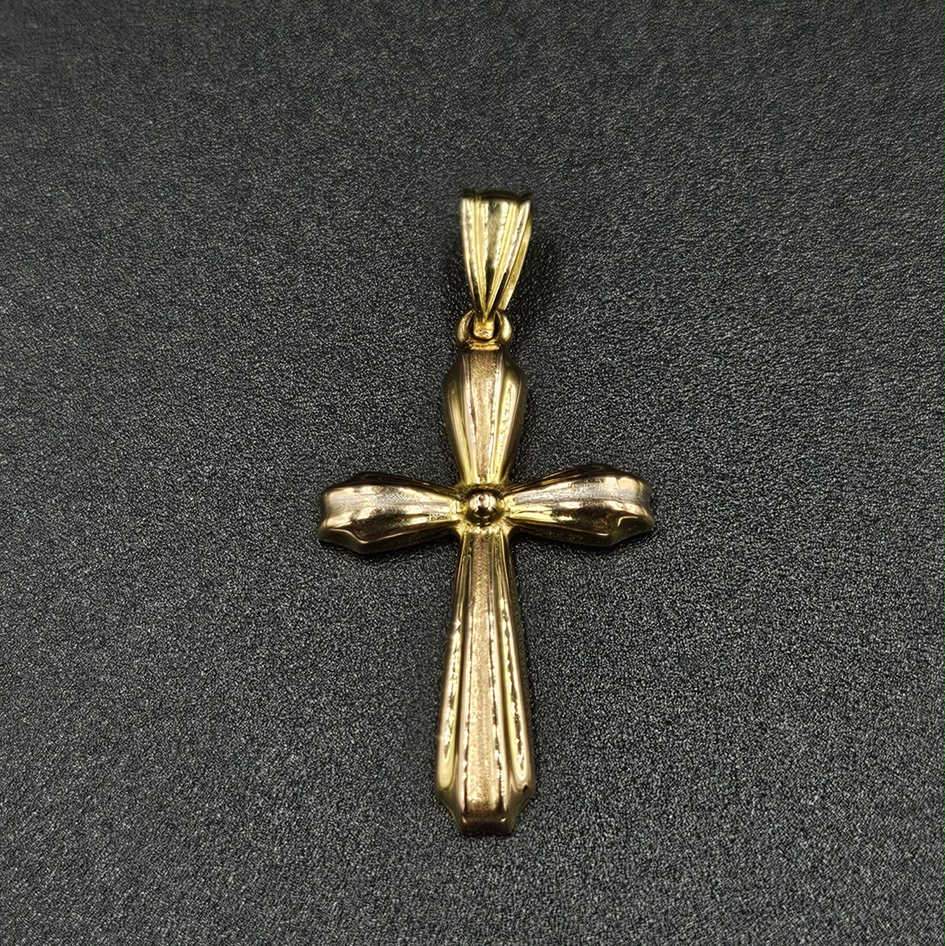 9ct Yellow Gold Cross Pendant