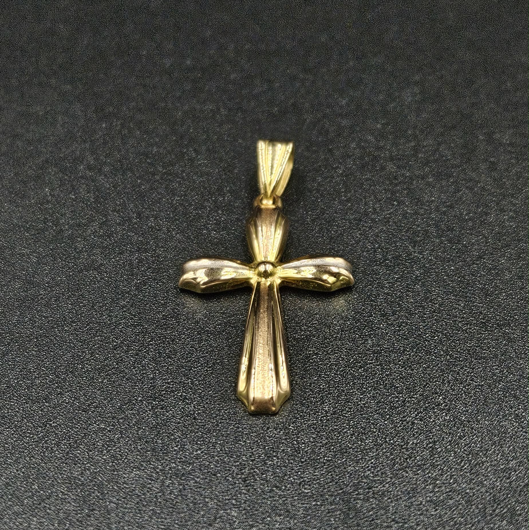 9ct Yellow Gold Cross Pendant