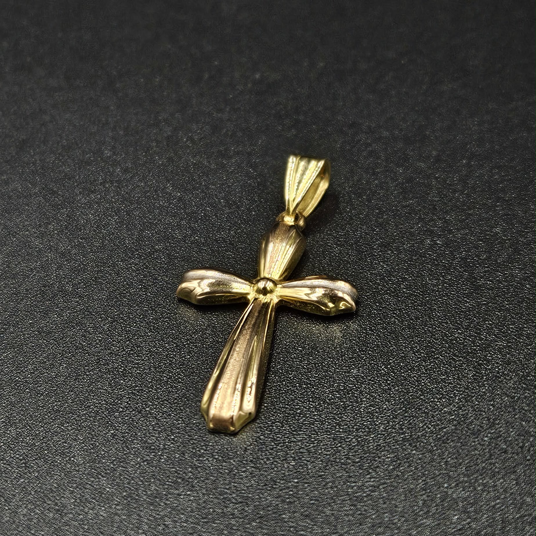 9ct Yellow Gold Cross Pendant