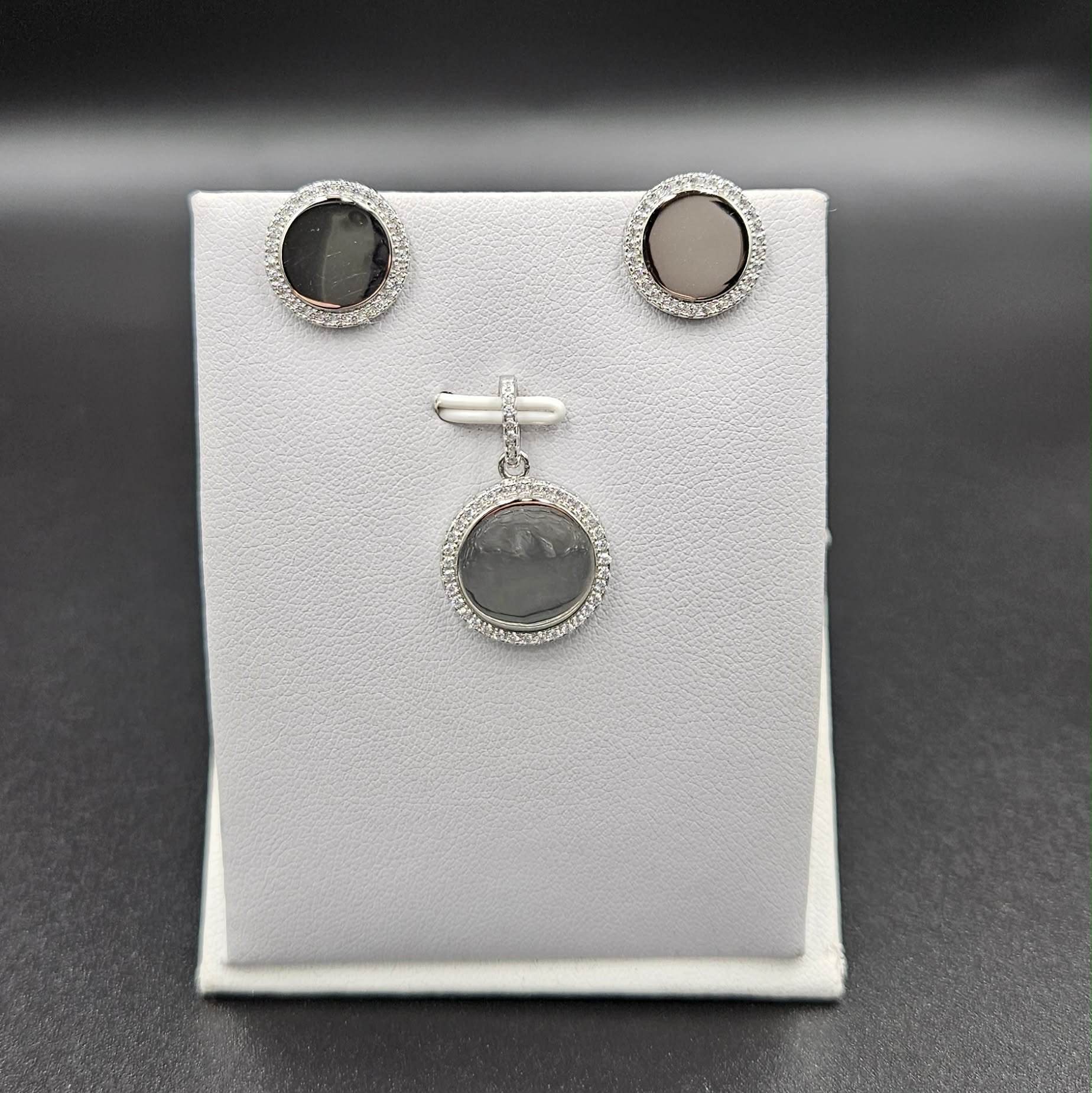 Brand New Silver & Cubic Zirconia Pendant & Earring Stud Set