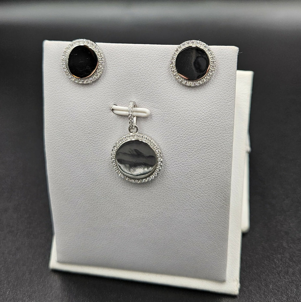 Brand New Silver & Cubic Zirconia Pendant & Earring Stud Set