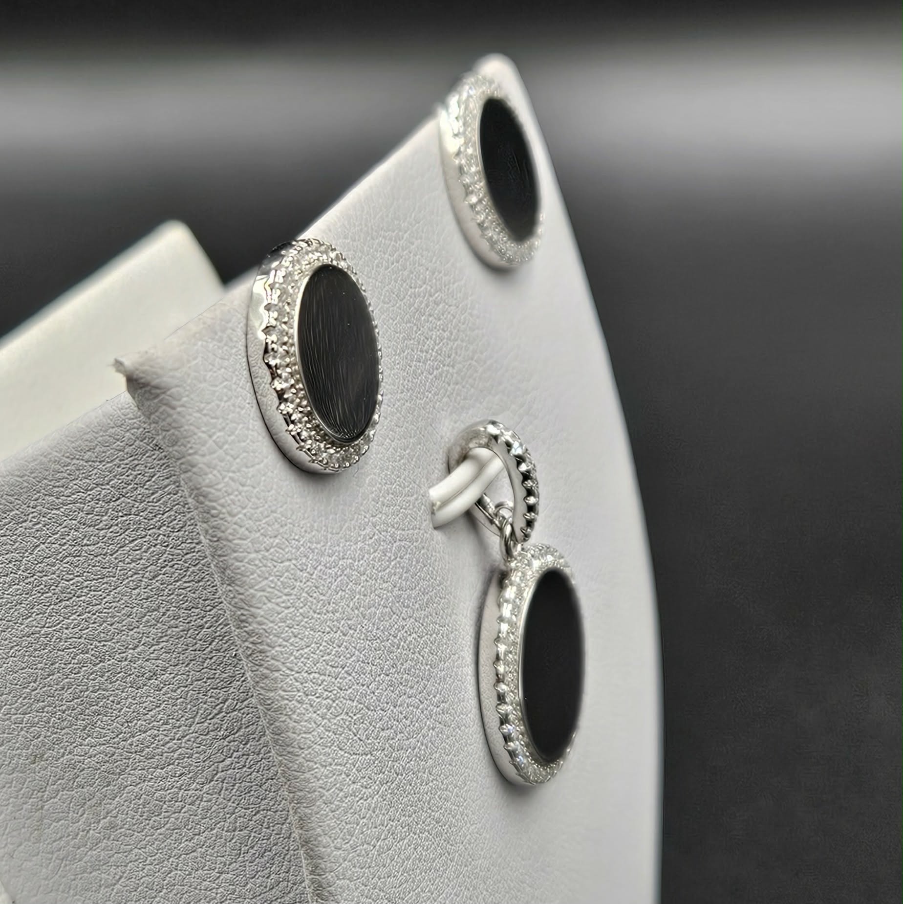 Brand New Silver & Cubic Zirconia Pendant & Earring Stud Set