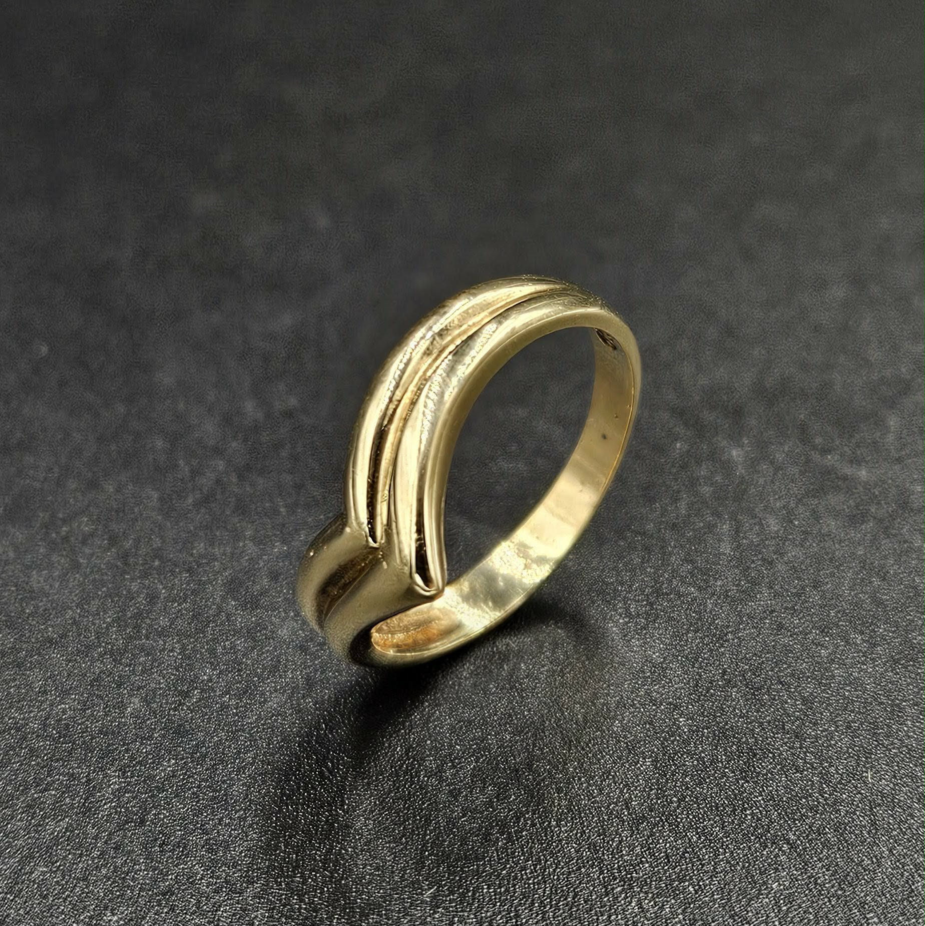 9ct Yellow Gold Double-Chevron Design