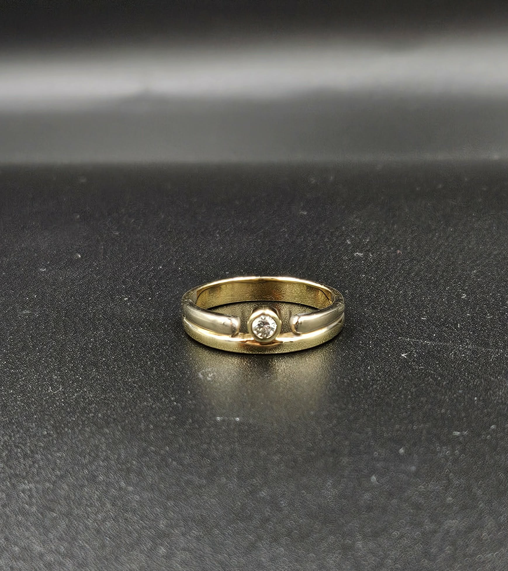 18ct 2-Tone Diamond Ring