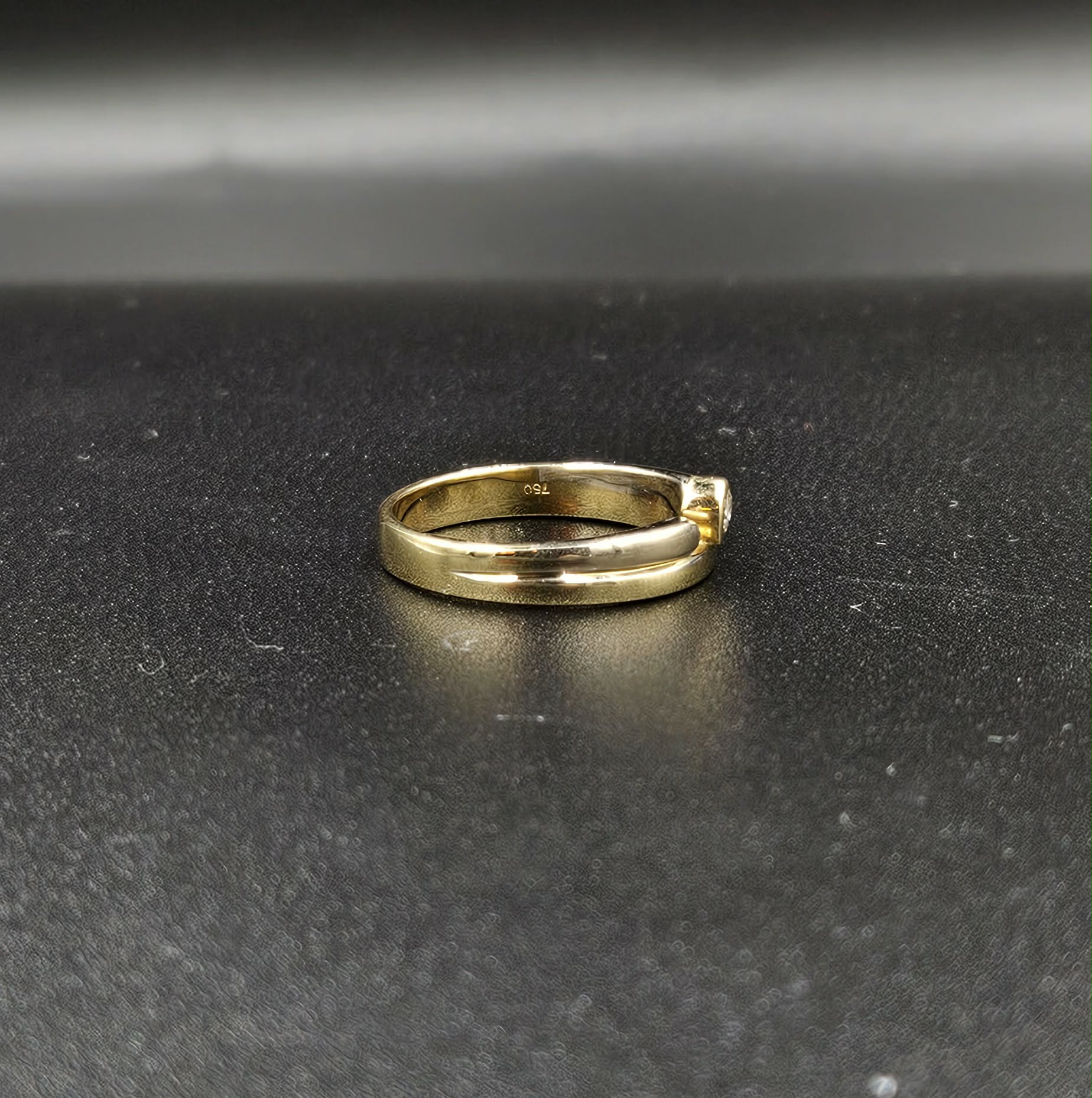 18ct 2-Tone Diamond Ring
