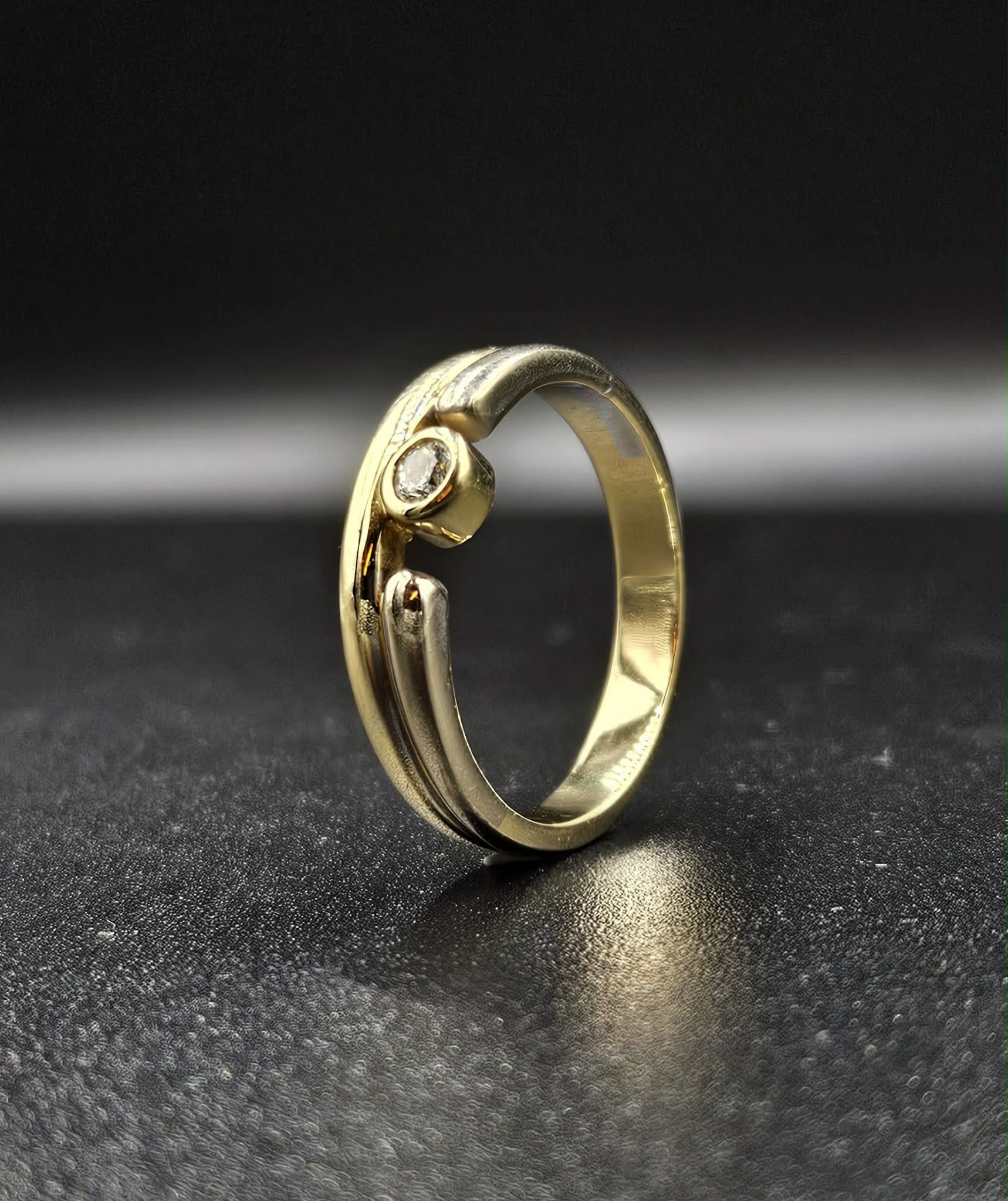18ct 2-Tone Diamond Ring