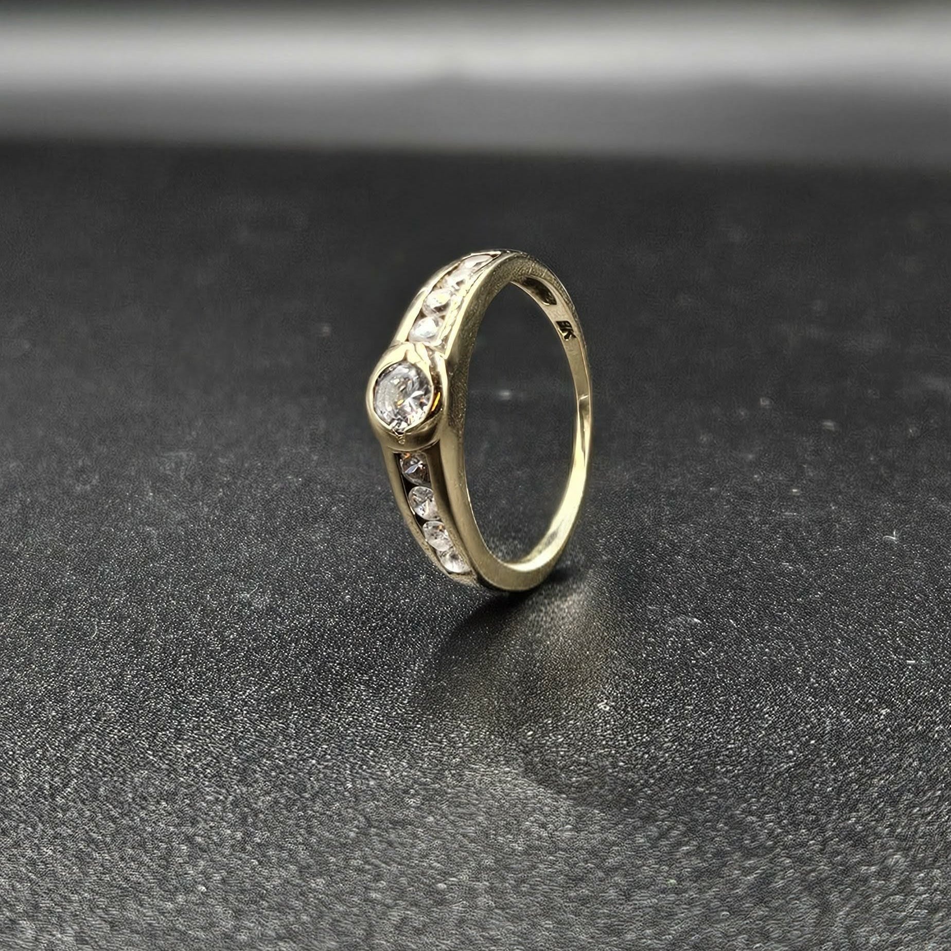 9ct Gold Cubic Zirconia Ring
