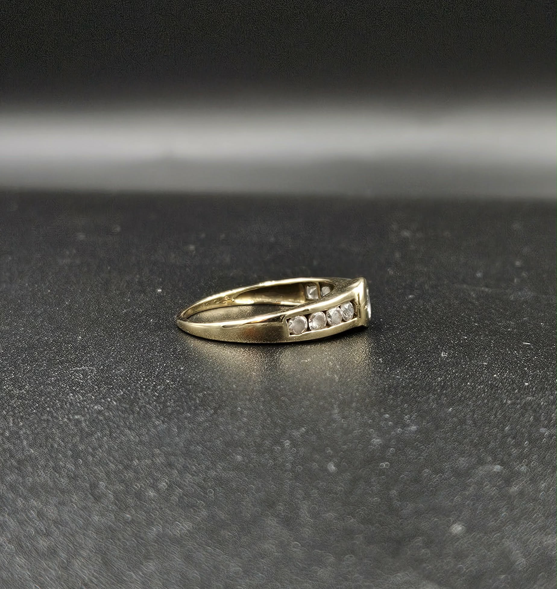 9ct Gold Cubic Zirconia Ring
